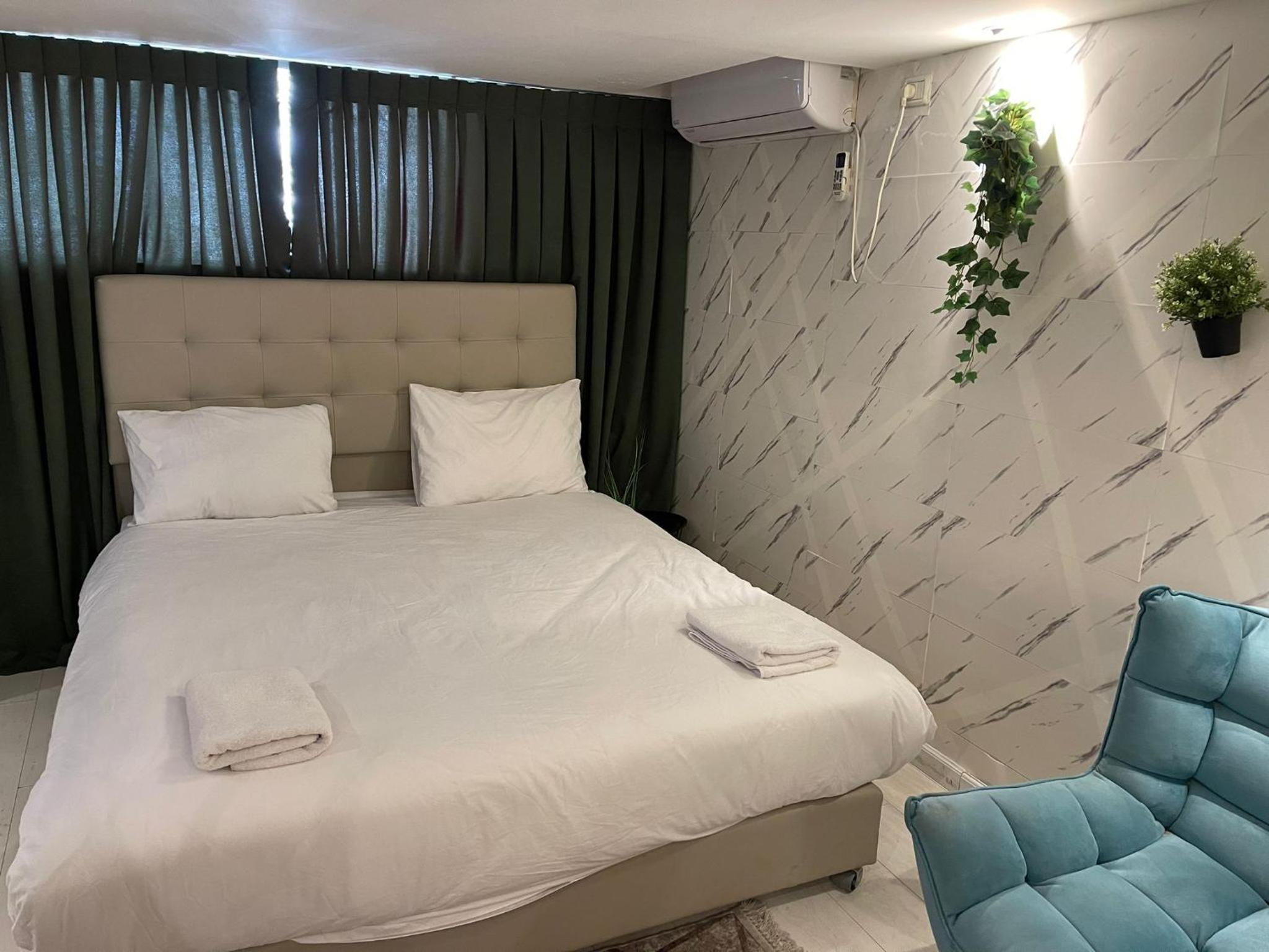 Deluxe Double or Twin Room - Photo 2