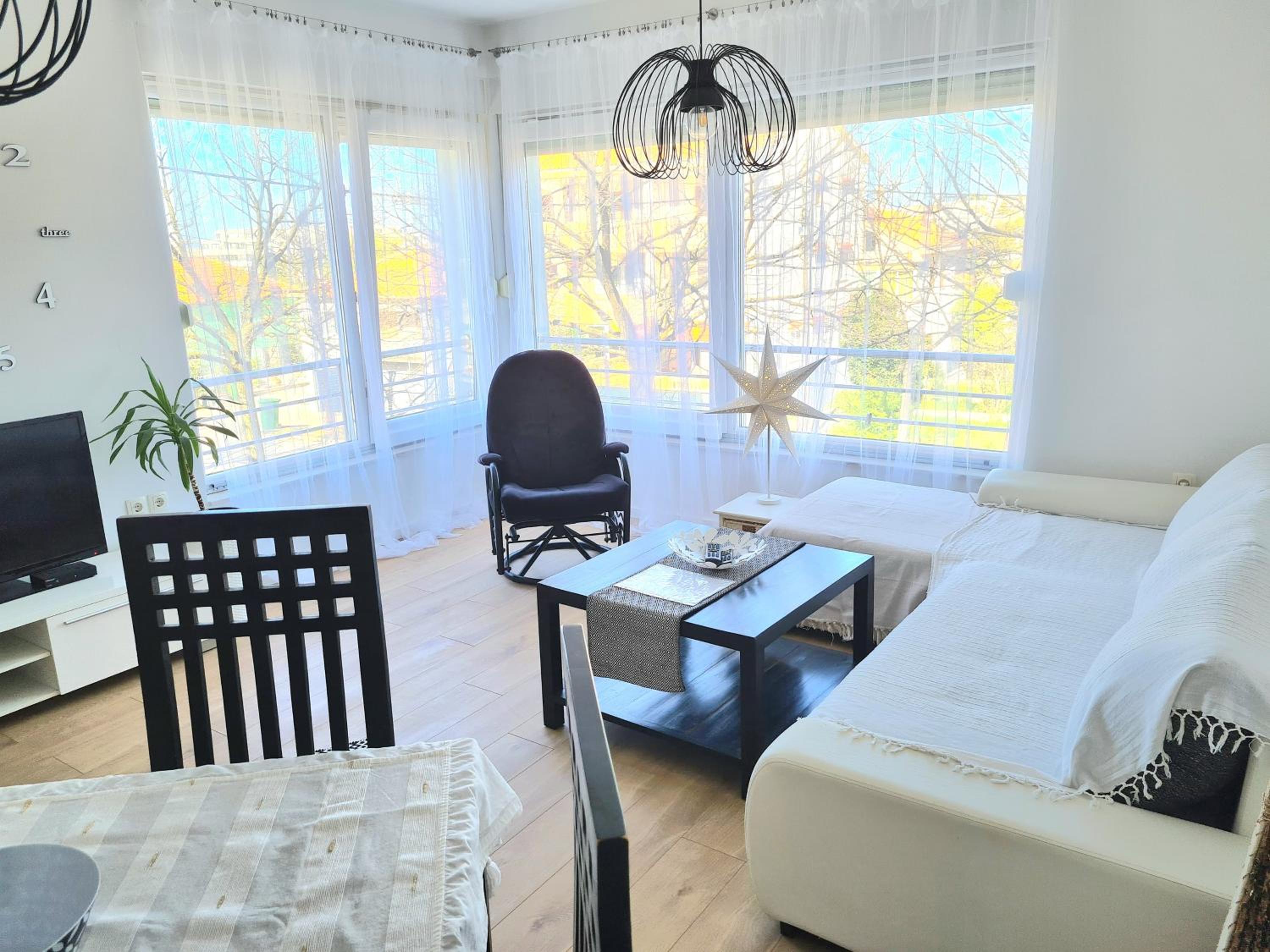 Superior One-Bedroom Apartment with Balcony