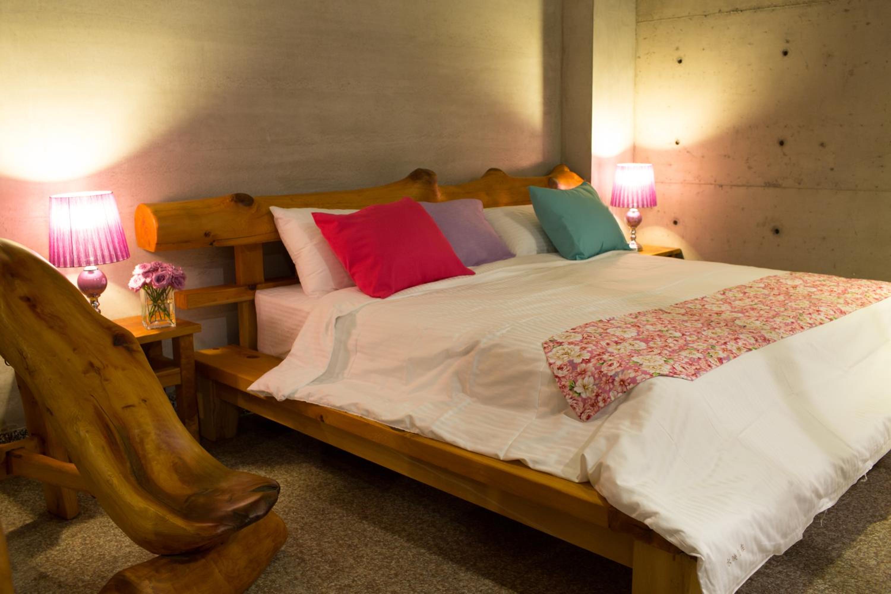 Deluxe Double Room with Bath photo 3