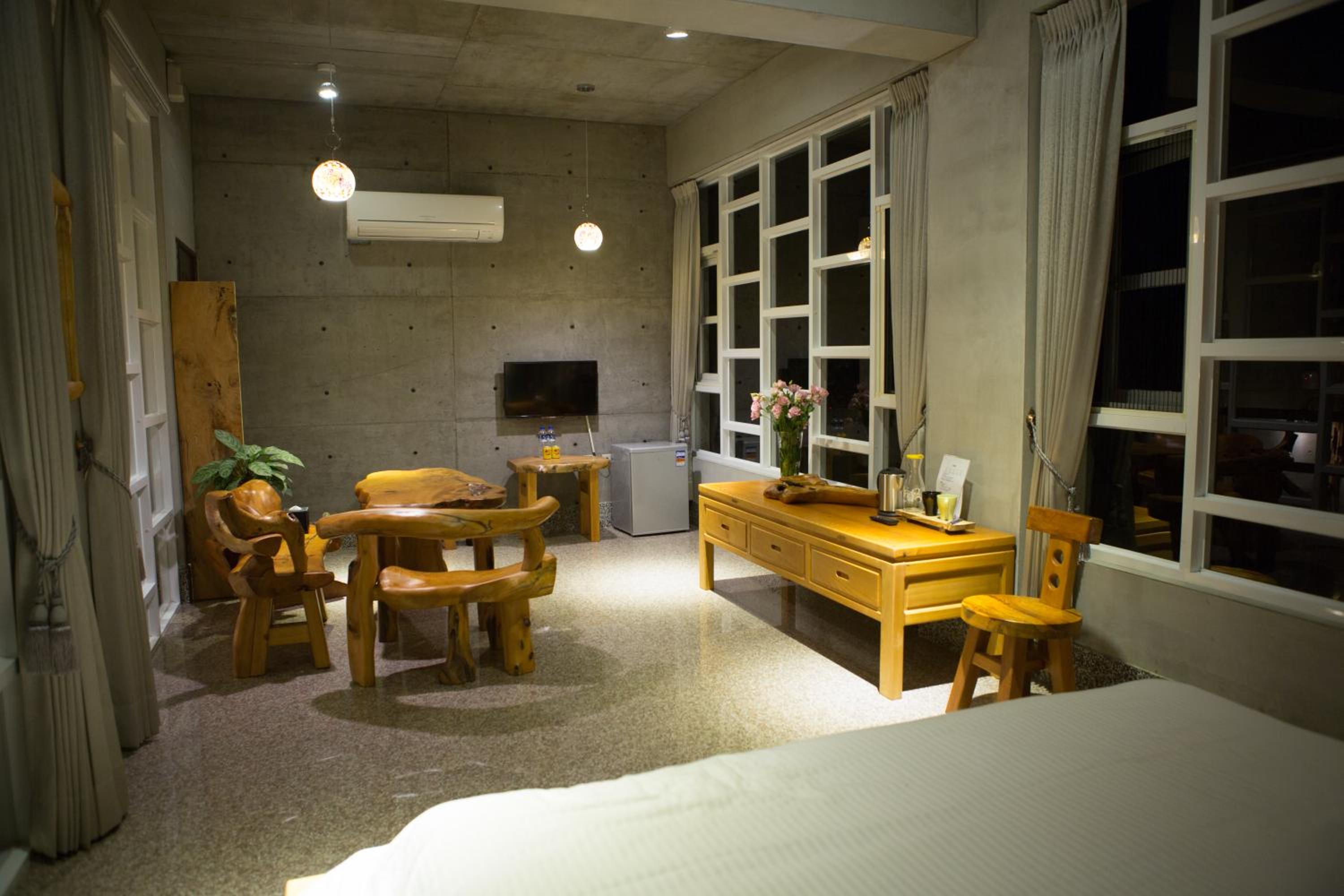 Deluxe Double Room with Bath photo 3