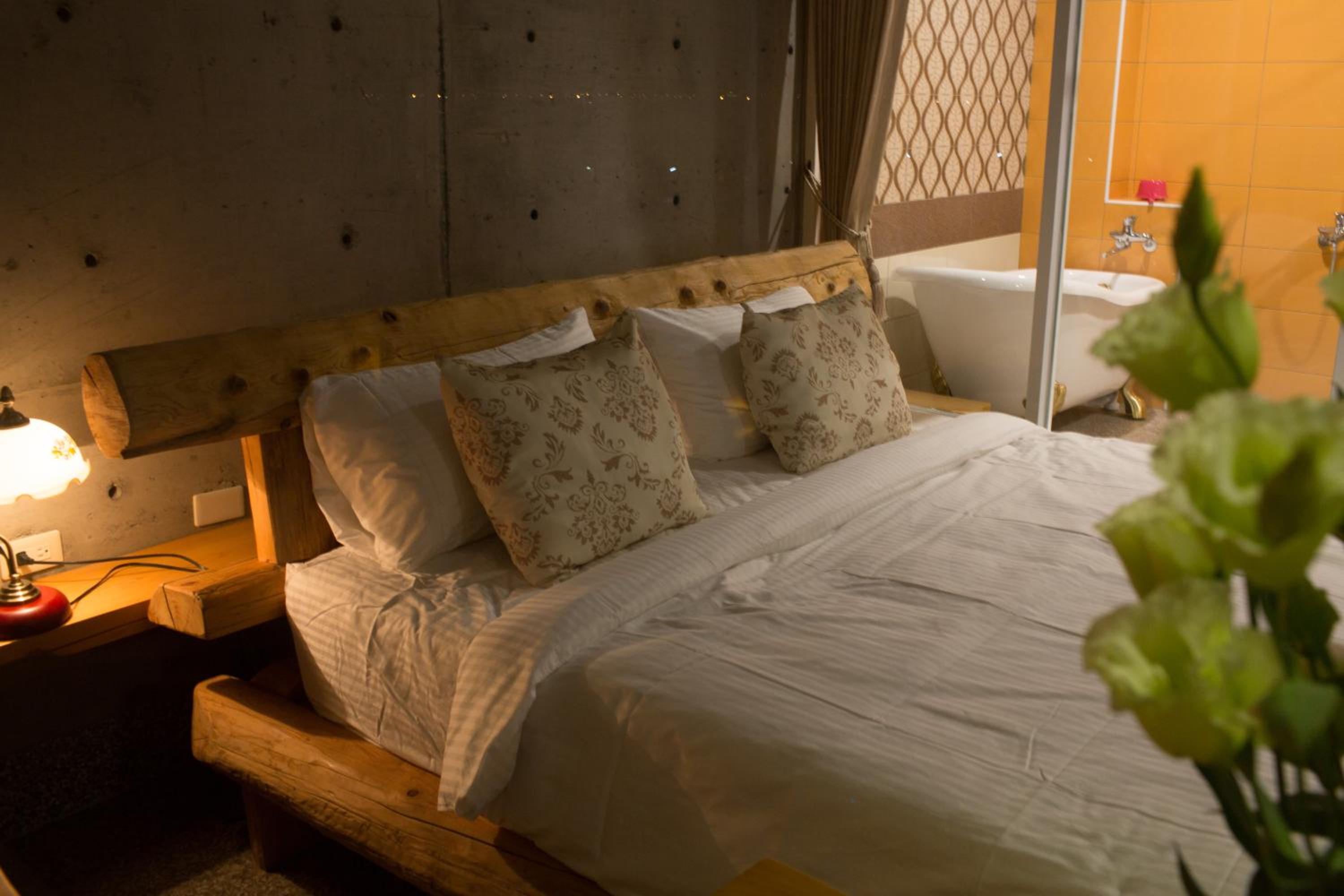 Deluxe Double Room with Bath photo 2