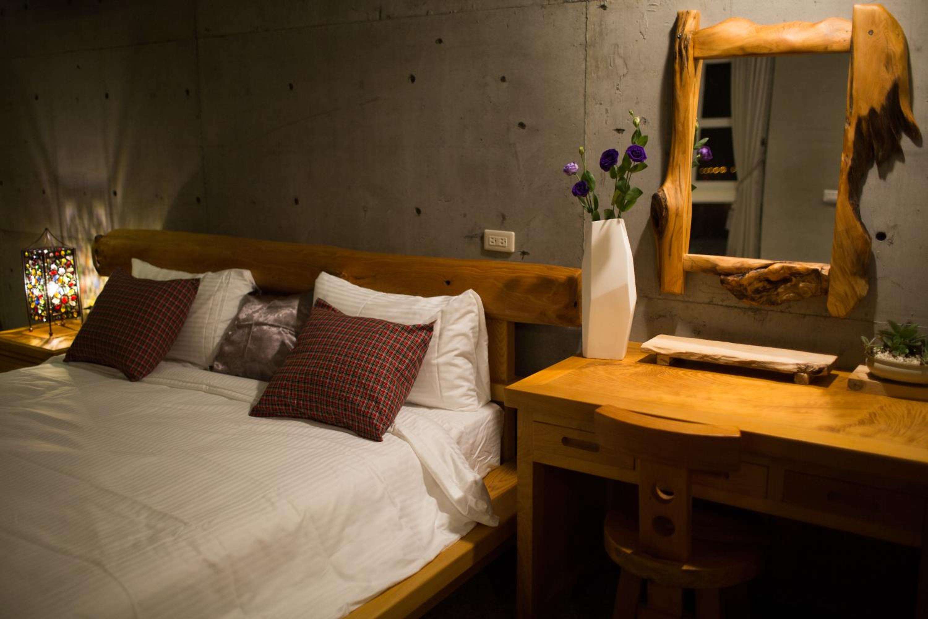 Deluxe Double Room with Bath photo 3