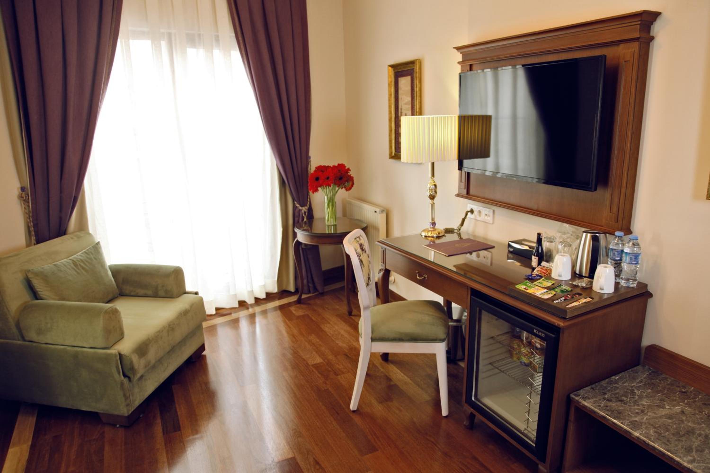 Family Suite Sea or City View photo 3