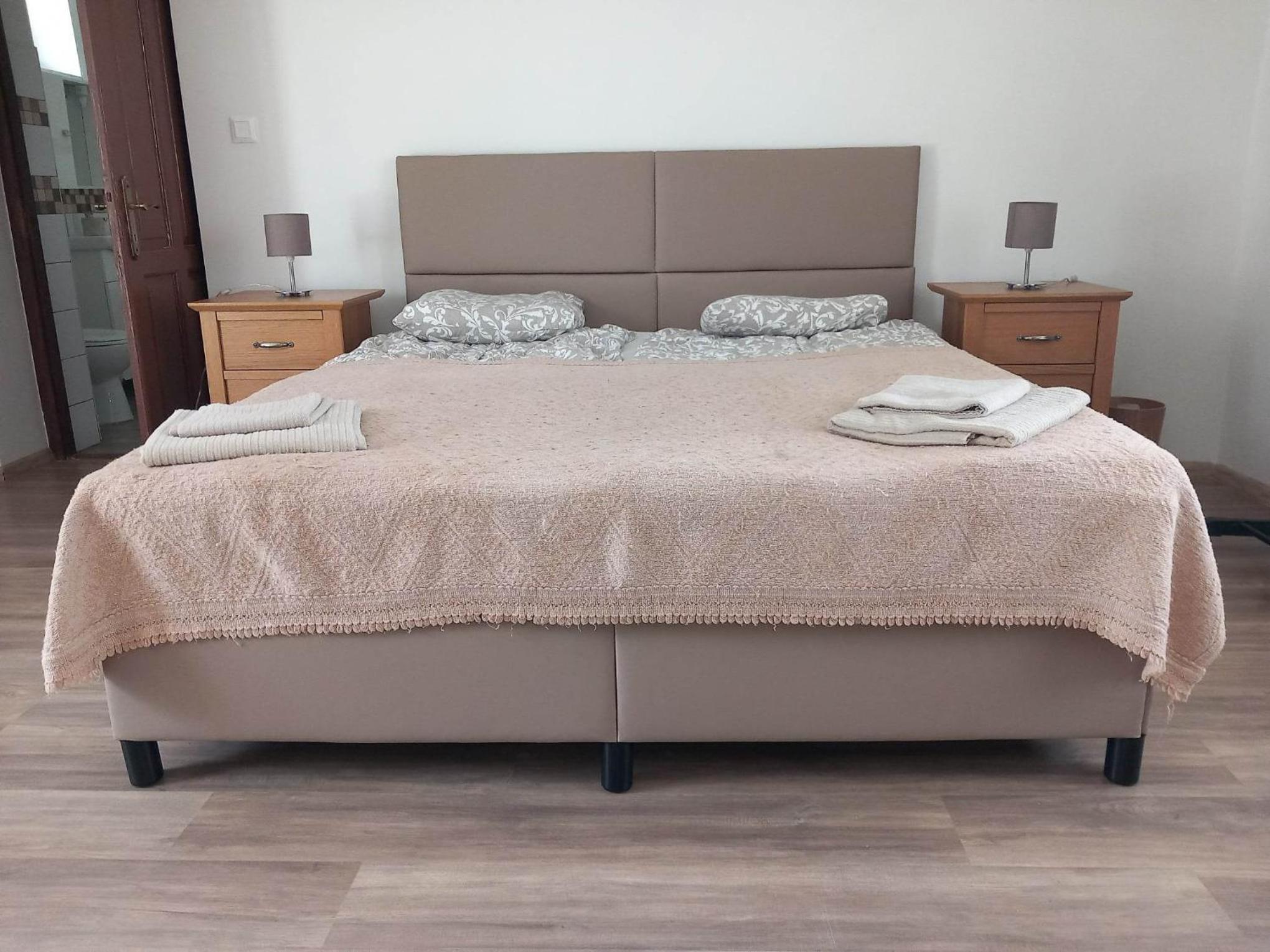 Double Room with Private Bathroom - Photo 5
