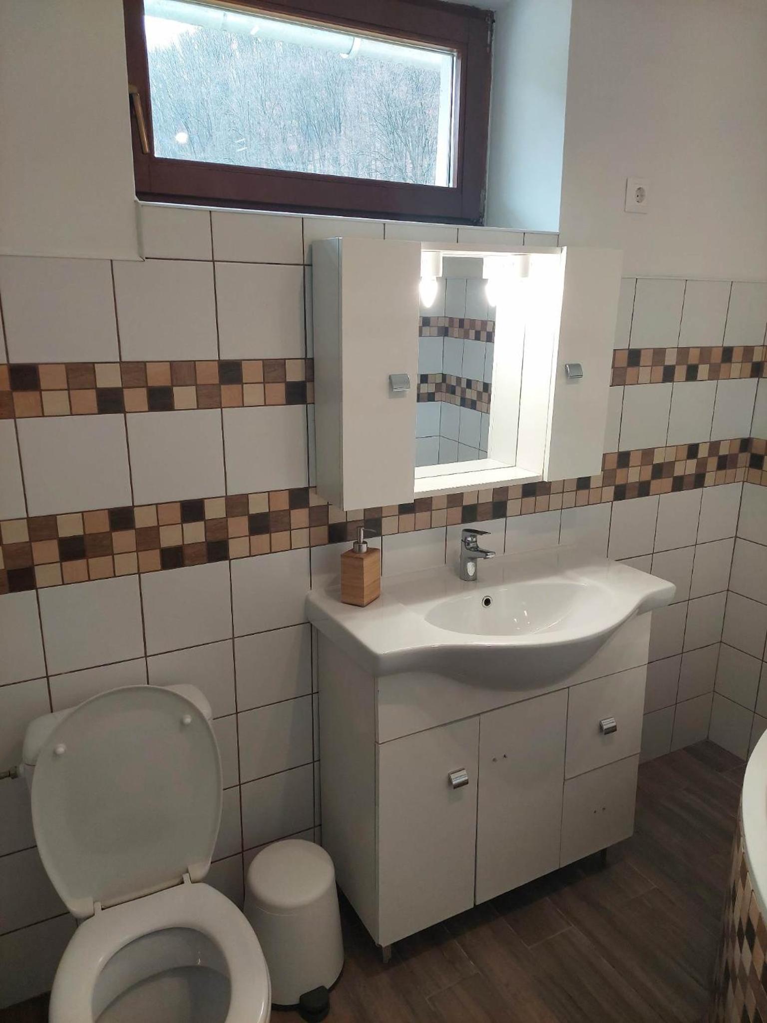 Double Room with Private Bathroom - Photo 7