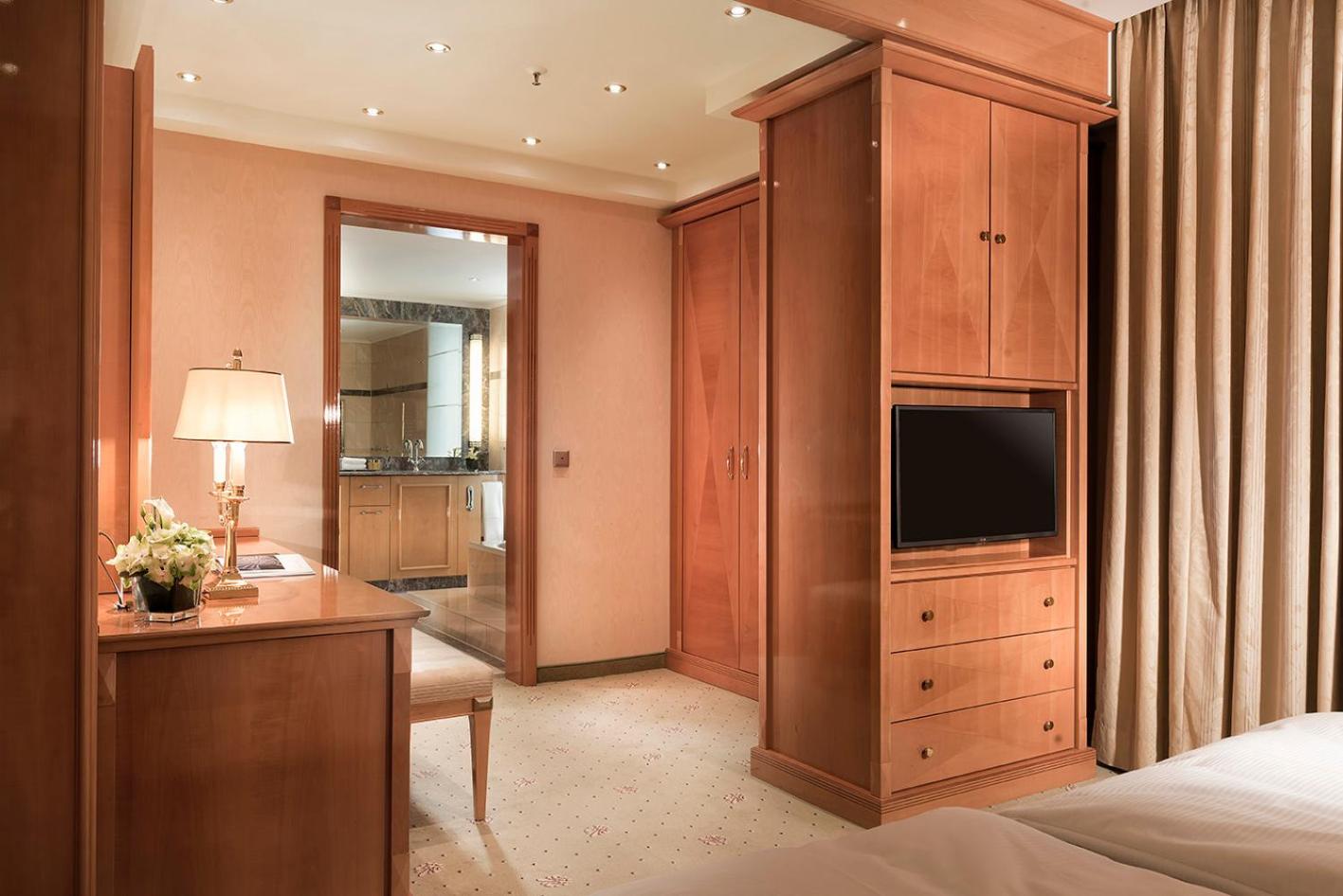 One-Bedroom Premium Suite
