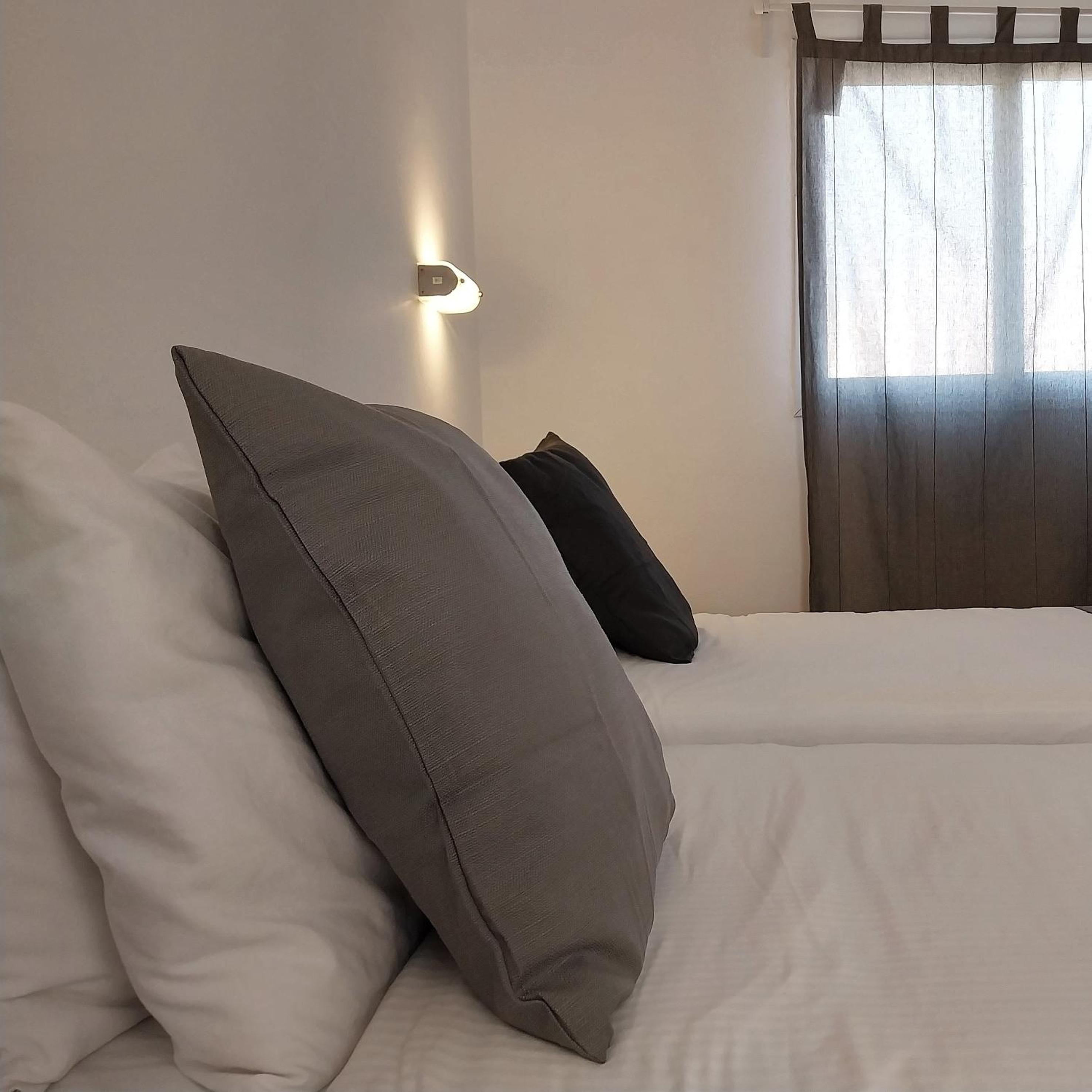 Classic Twin Room - Photo 2