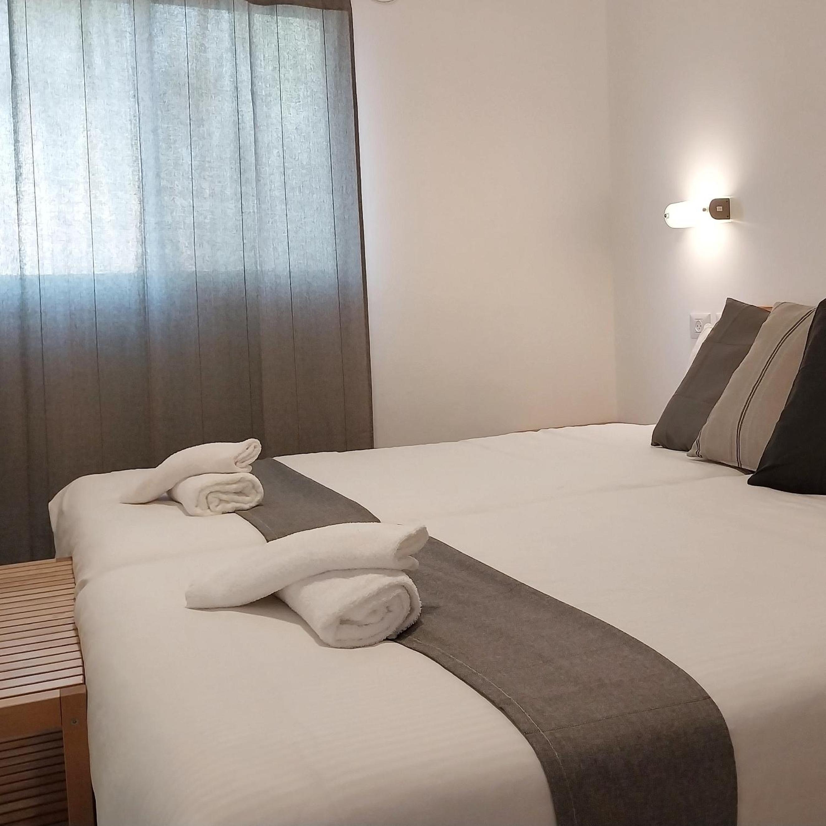 Classic Twin Room - Photo 4
