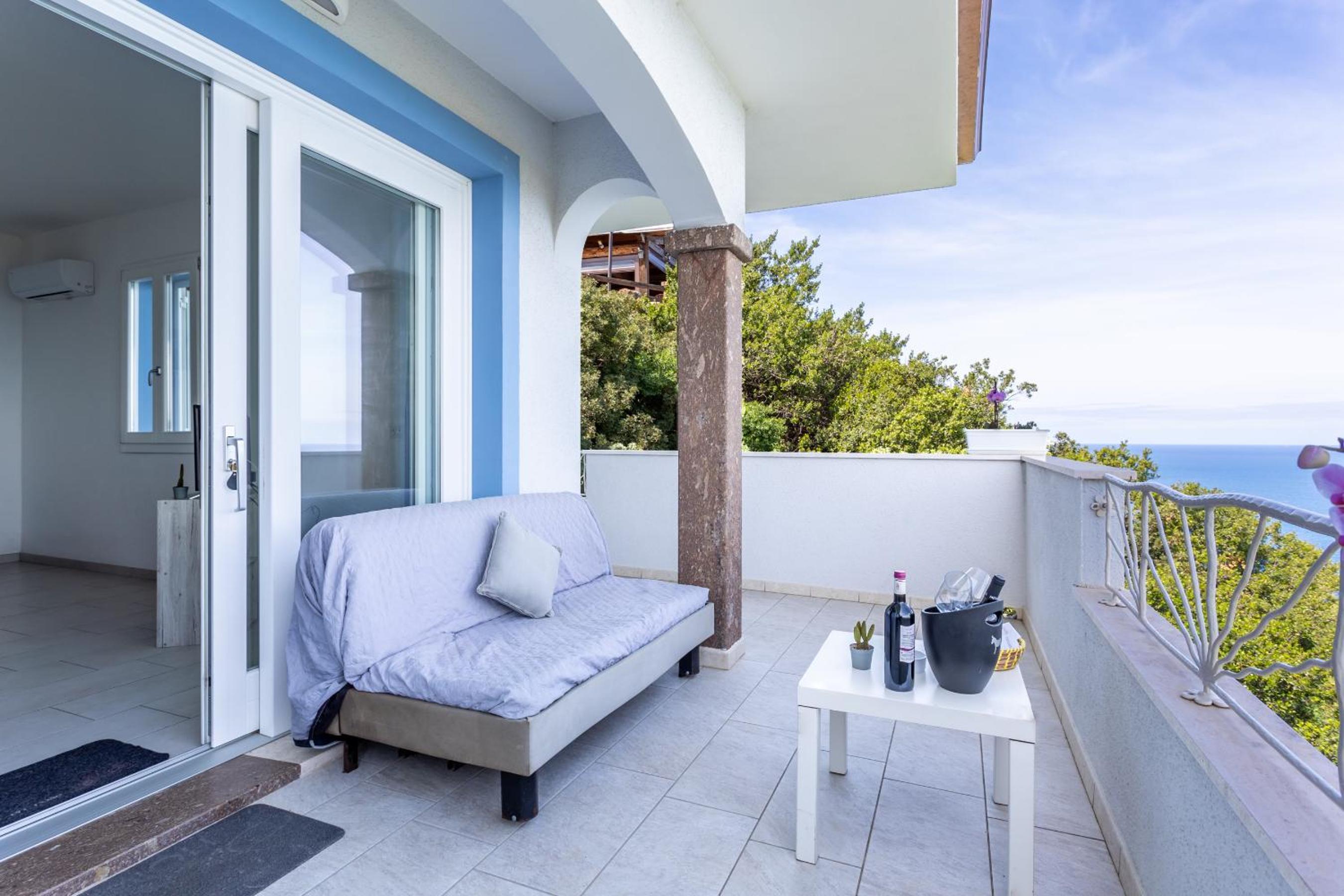 Apartment with Sea View photo 2