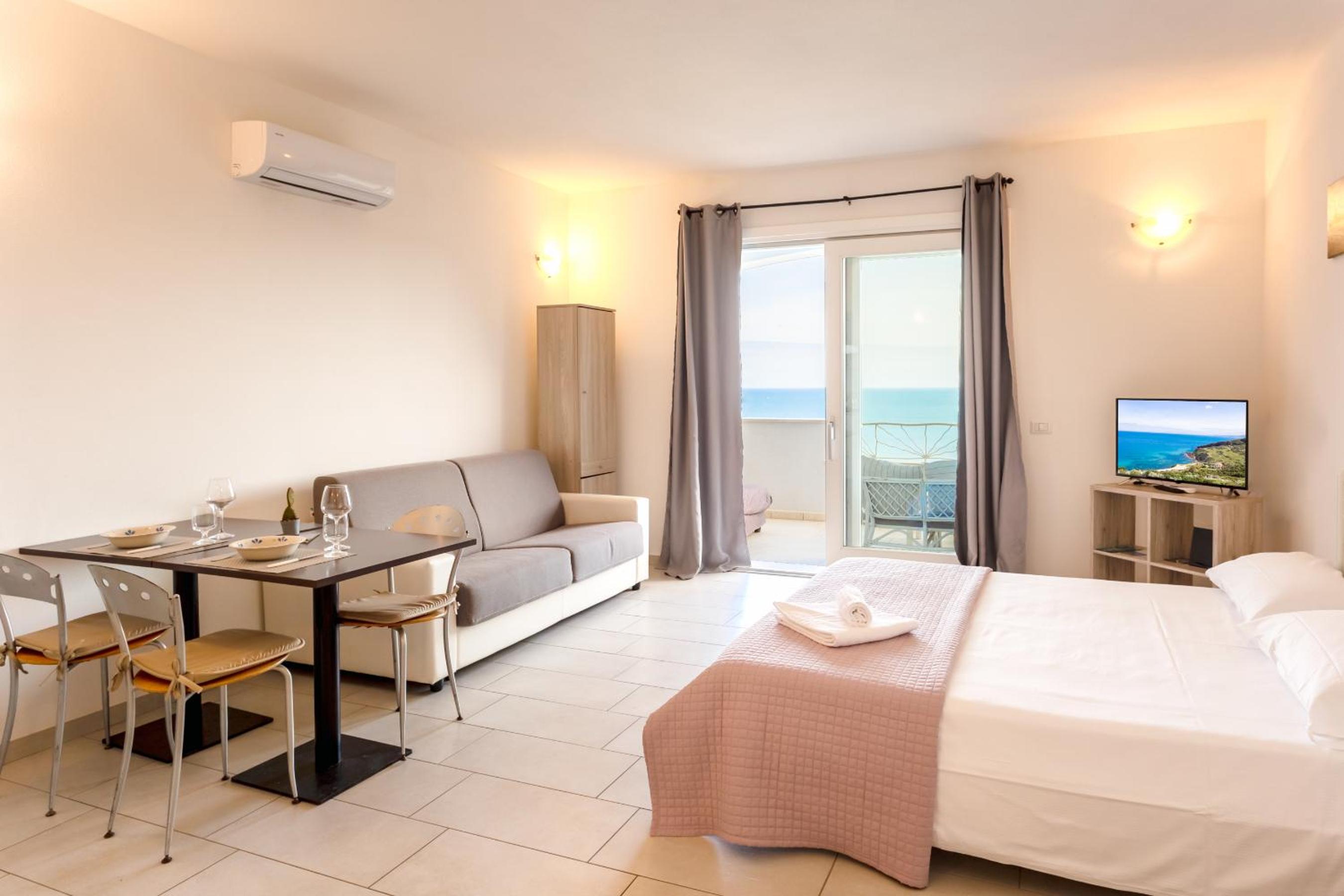 Studio Apartment with Sea View photo 1