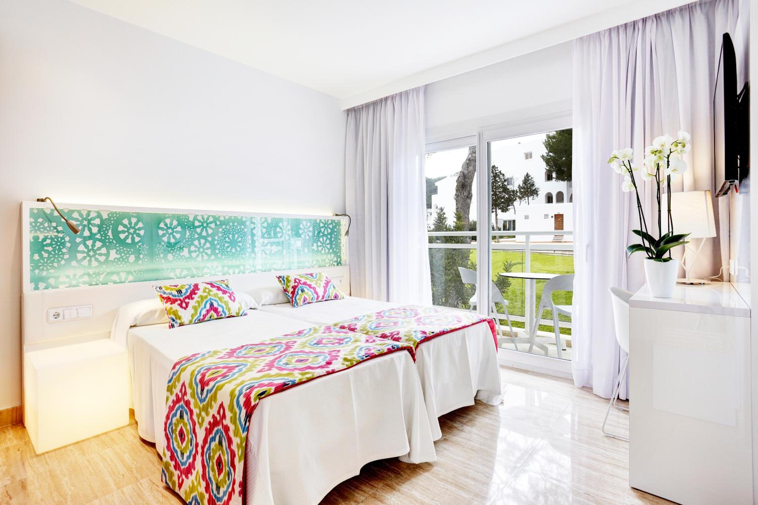 Habitación Estándar con Dos Camas Individuales
