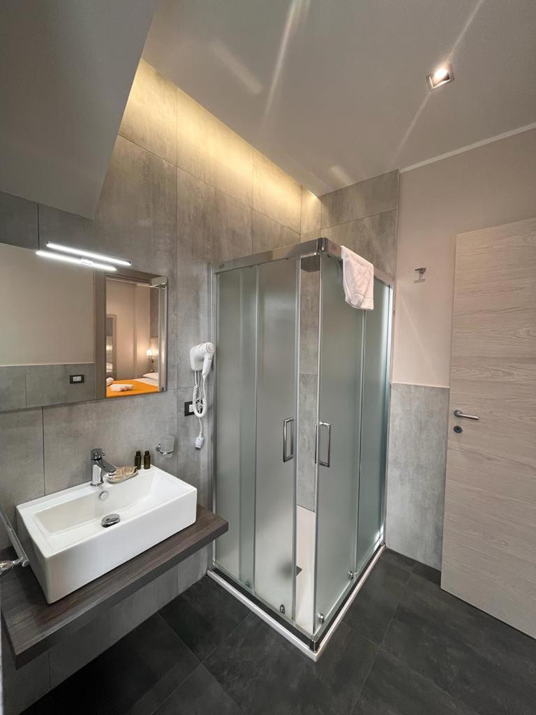 Deluxe Double or Twin Room with Sea View - Photo 46