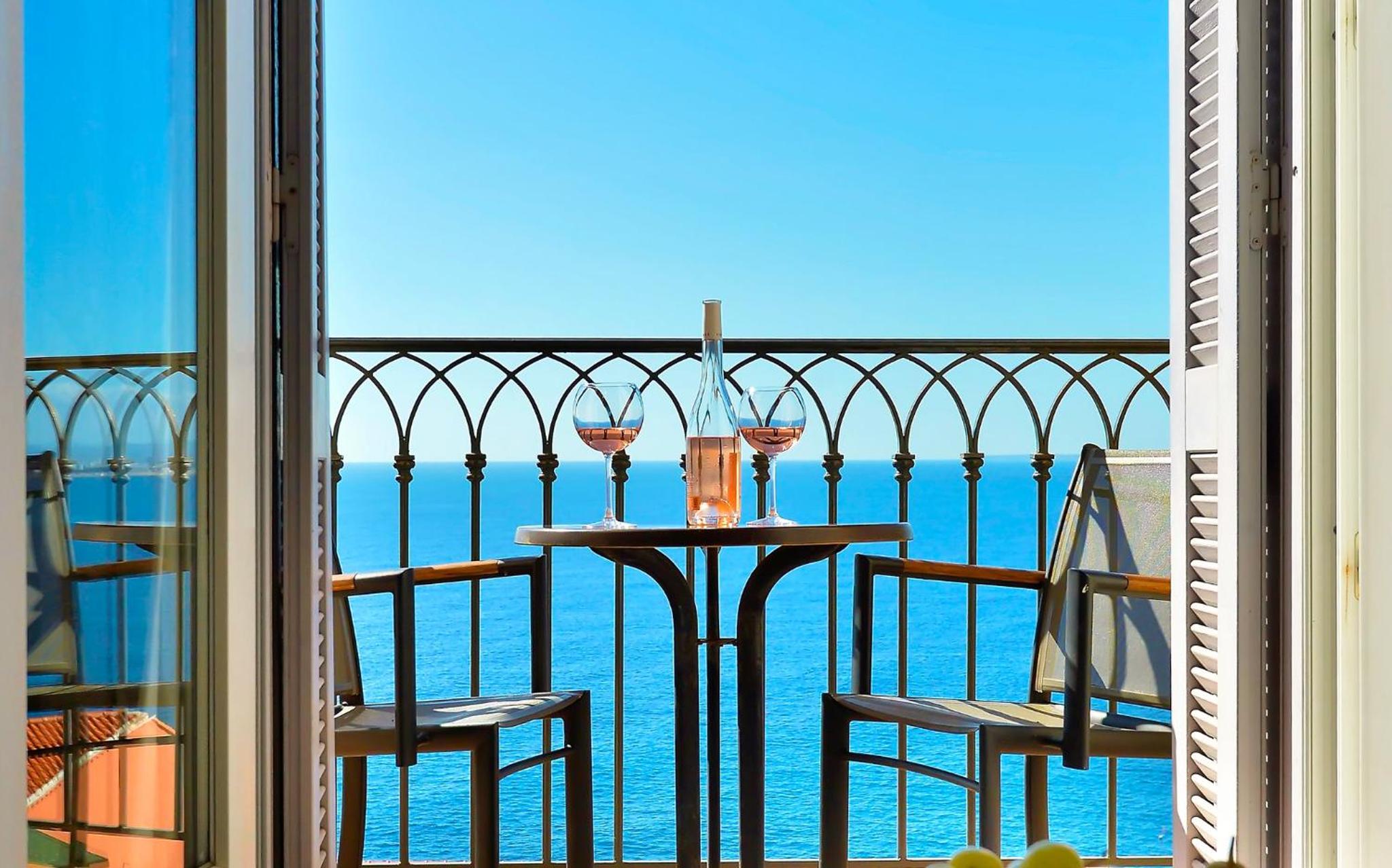 Superior Double Room with Full Sea View and Balcony - Photo 2