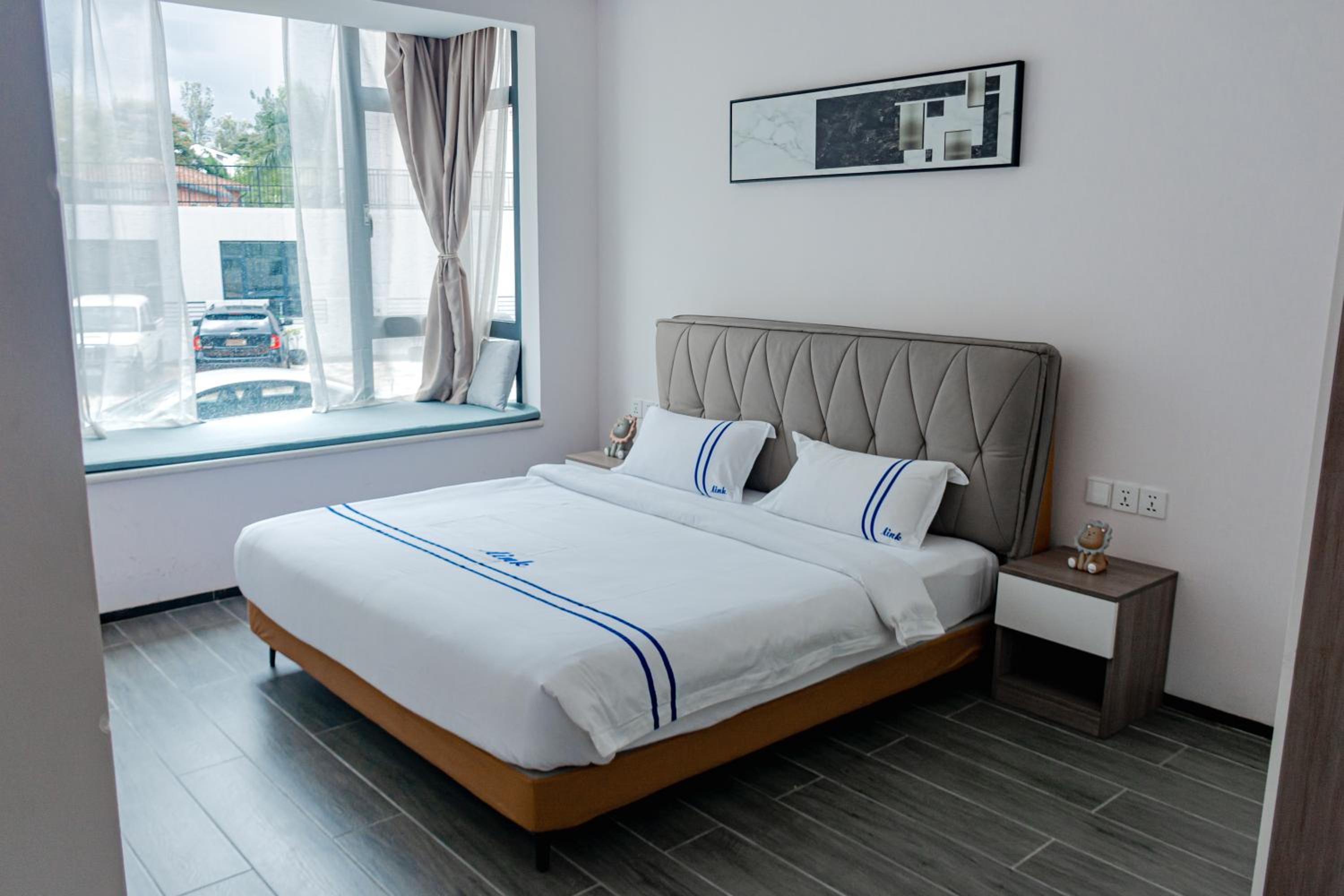 Four-Bedroom Deluxe Apartment