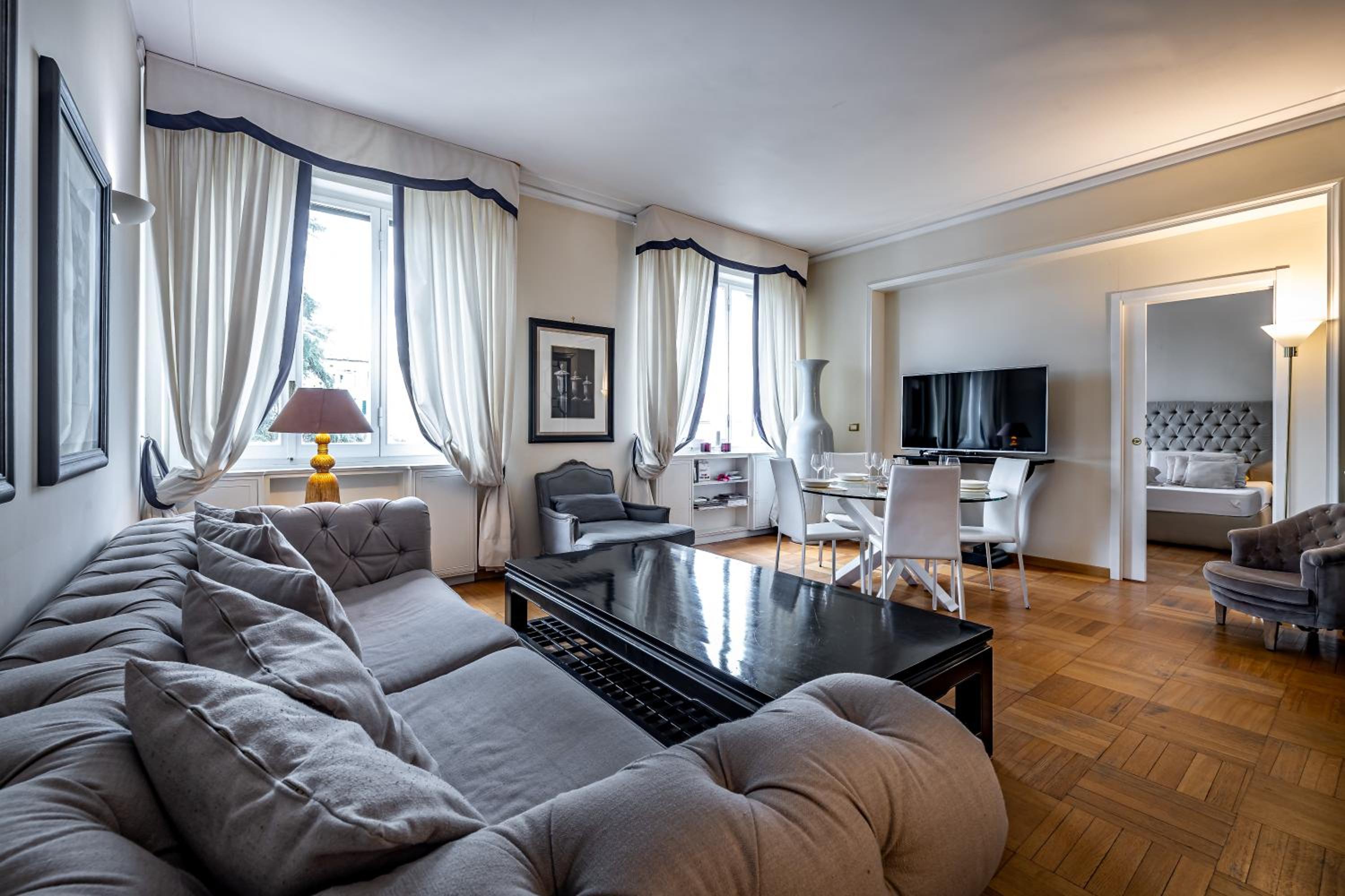 Apartment photo 1