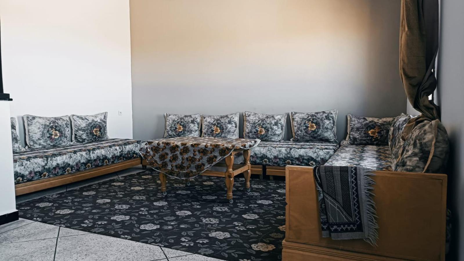 Budget Double Room - Photo 9
