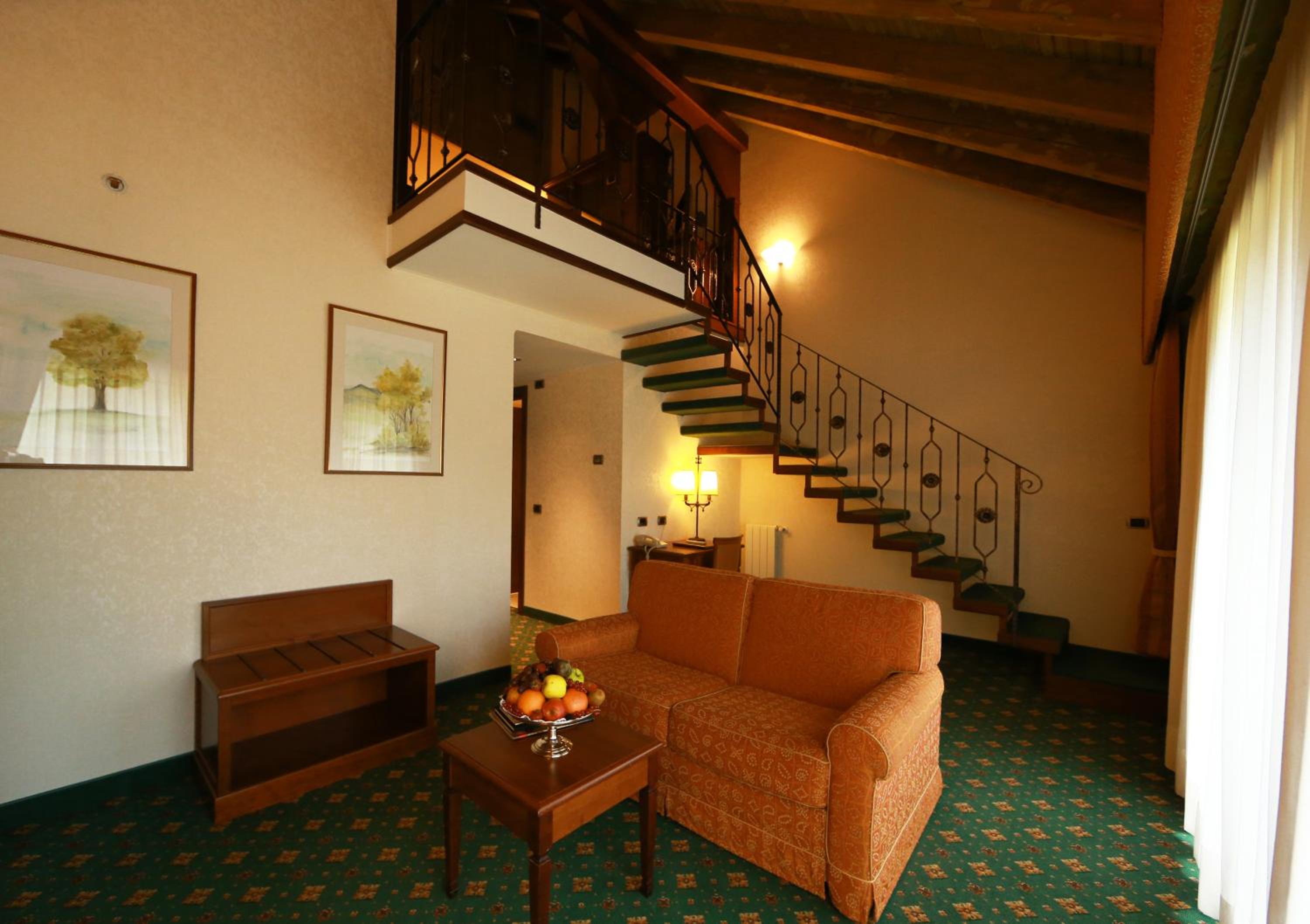 Suite - Photo 6