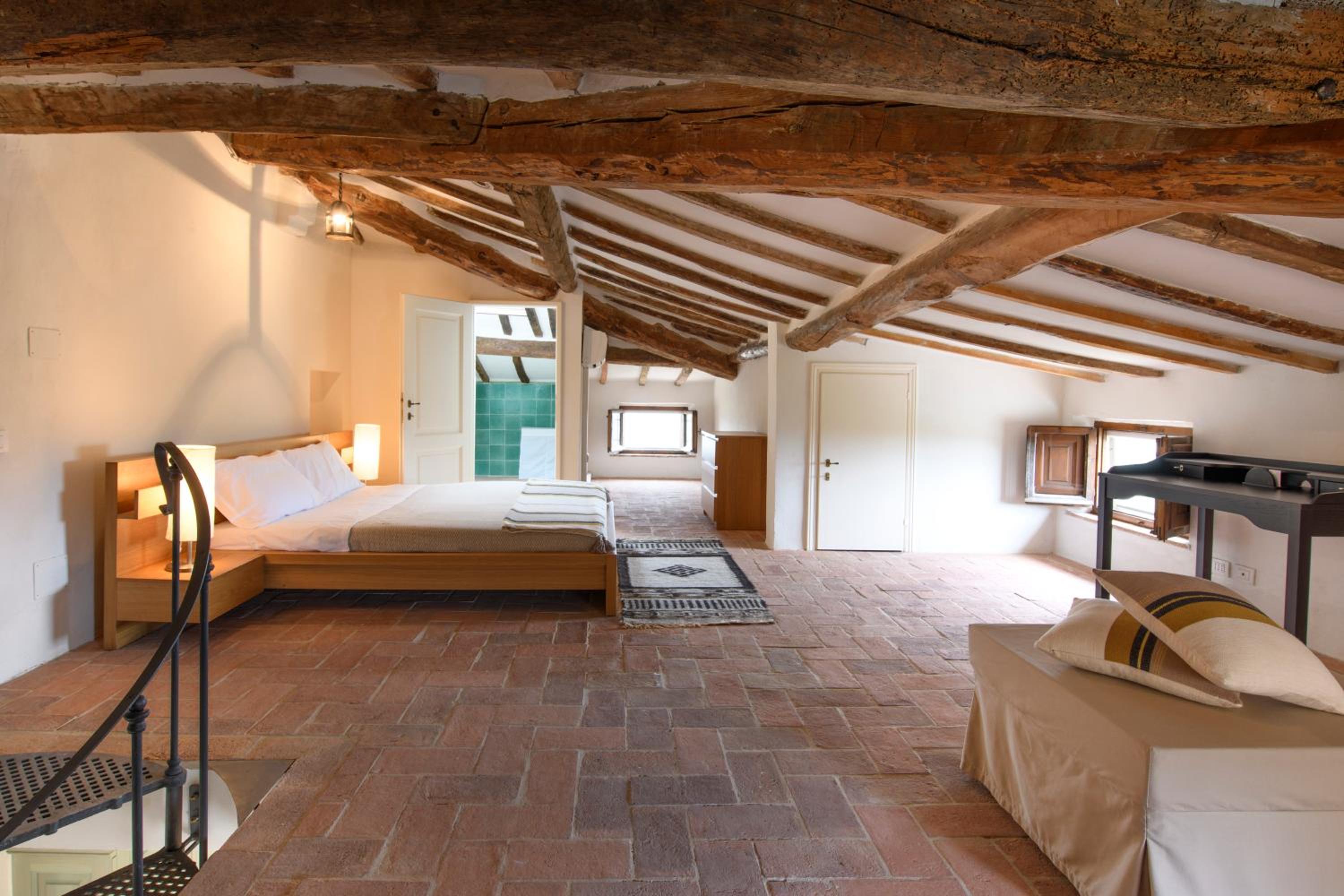 One-Bedroom Apartment - Photo 1