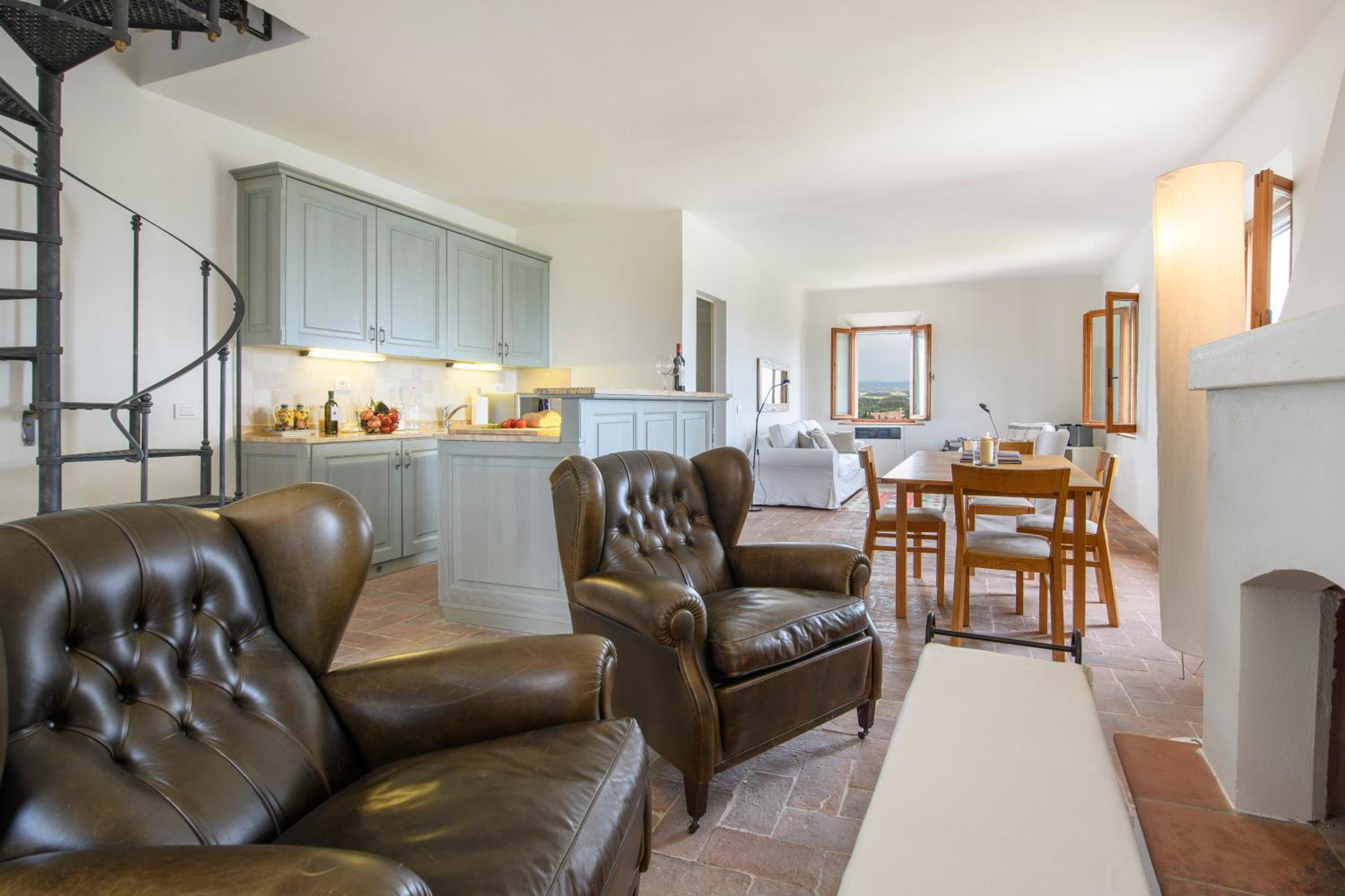 One-Bedroom Apartment - Photo 3
