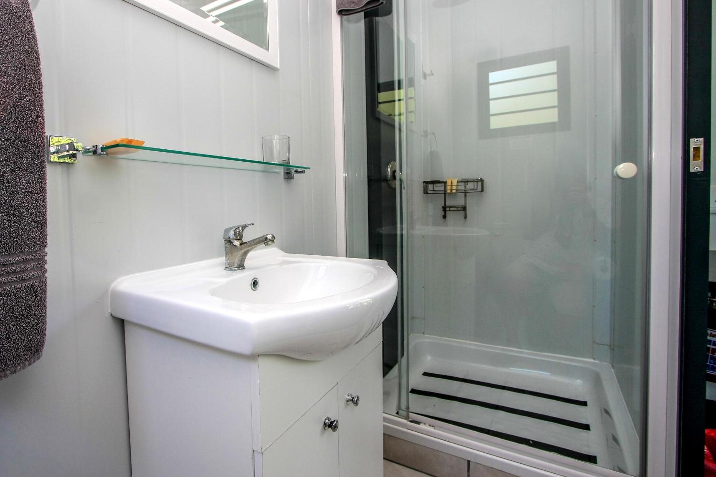 Double Room - Photo 6