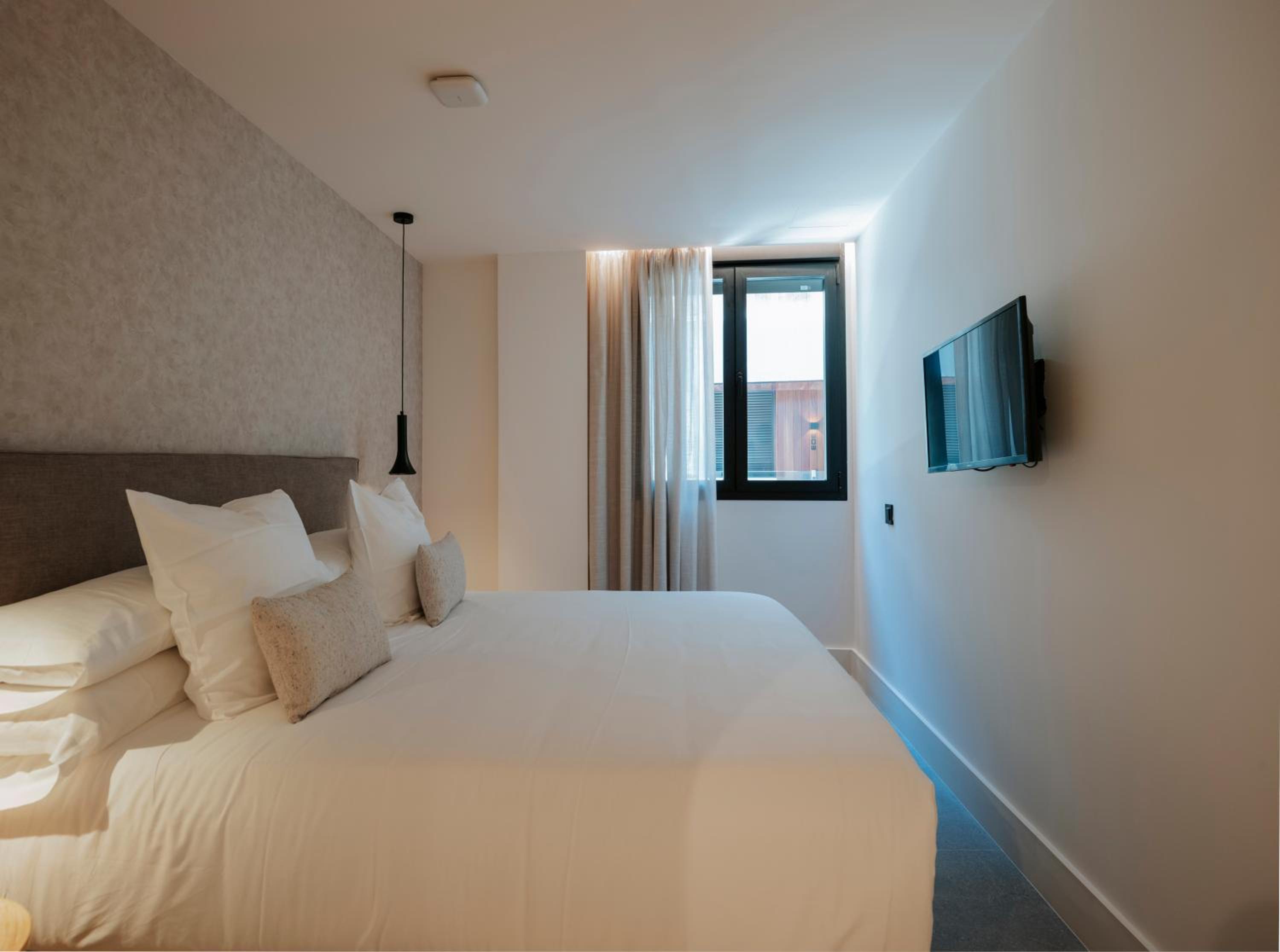Interior One-Bedroom Apartment without Balcony - Photo 3