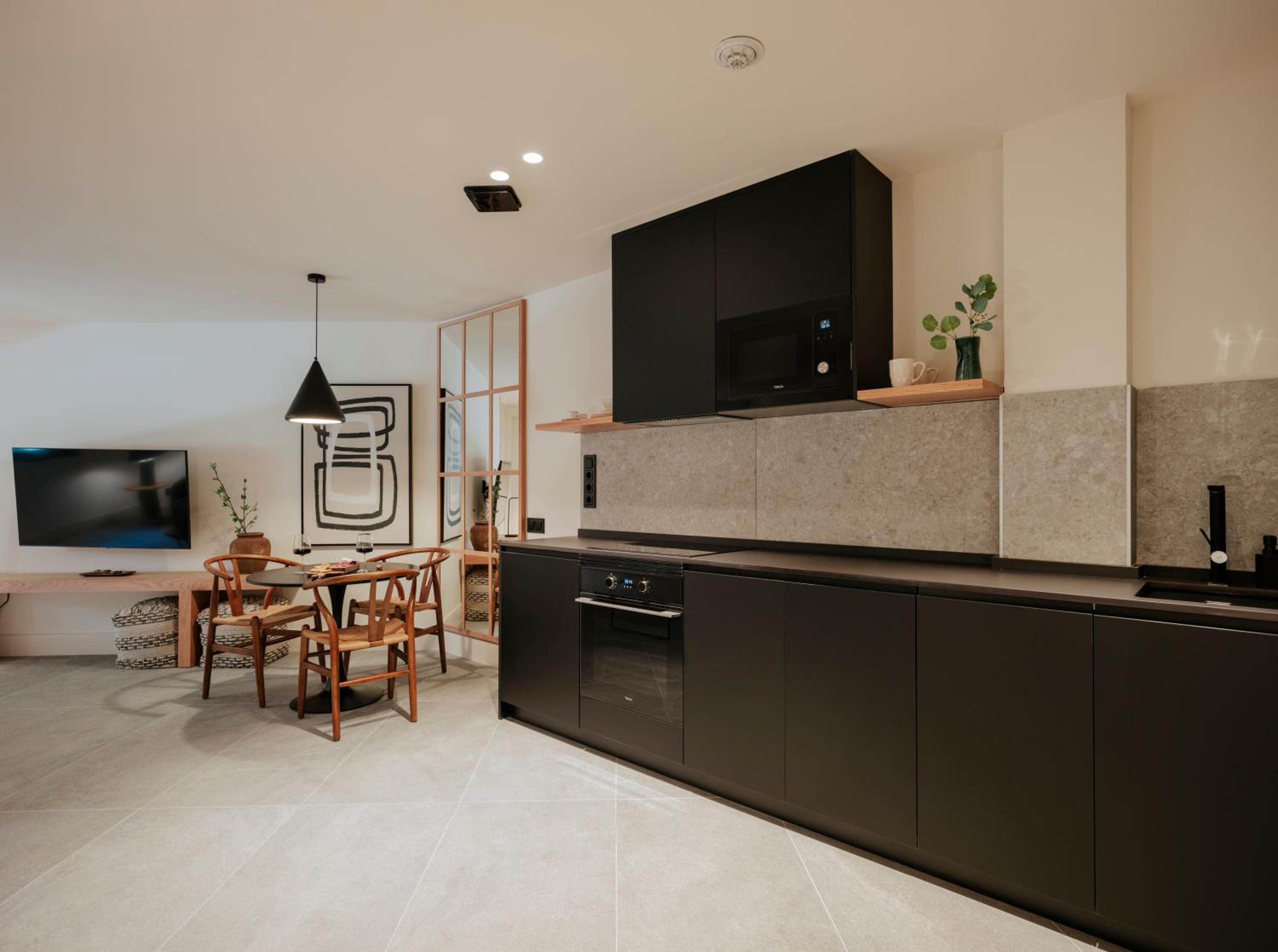 Interior One-Bedroom Apartment without Balcony - Photo 8