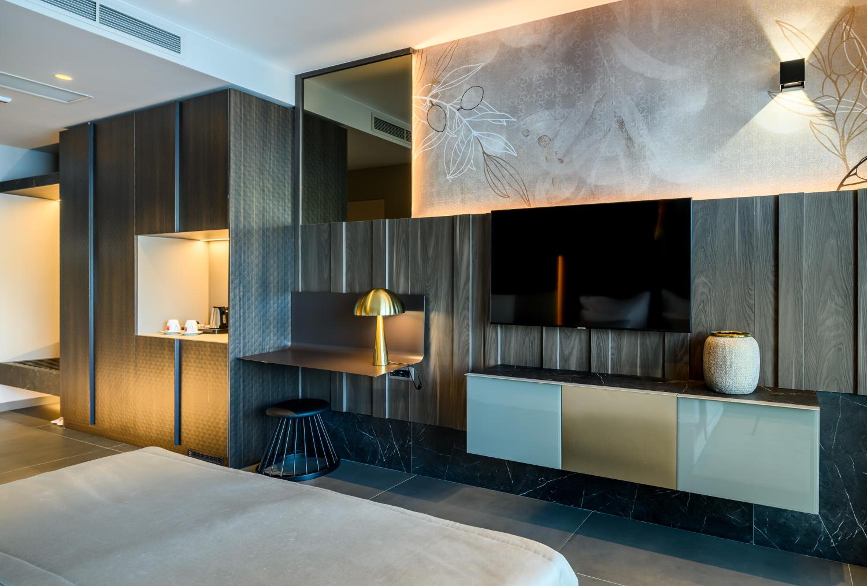 Standard Double or Twin Room - Photo 2