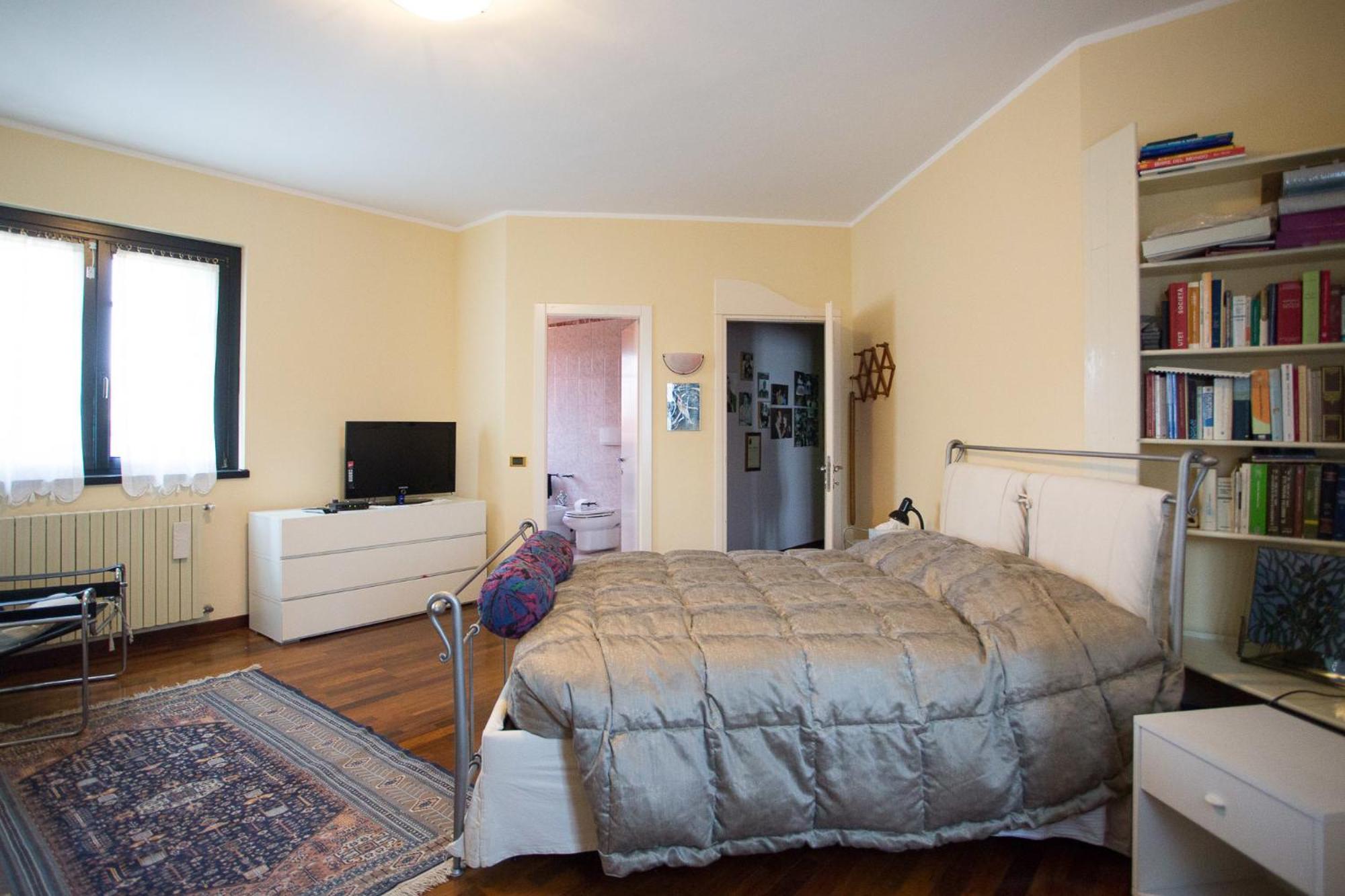 Double Room with Private Bathroom photo 2