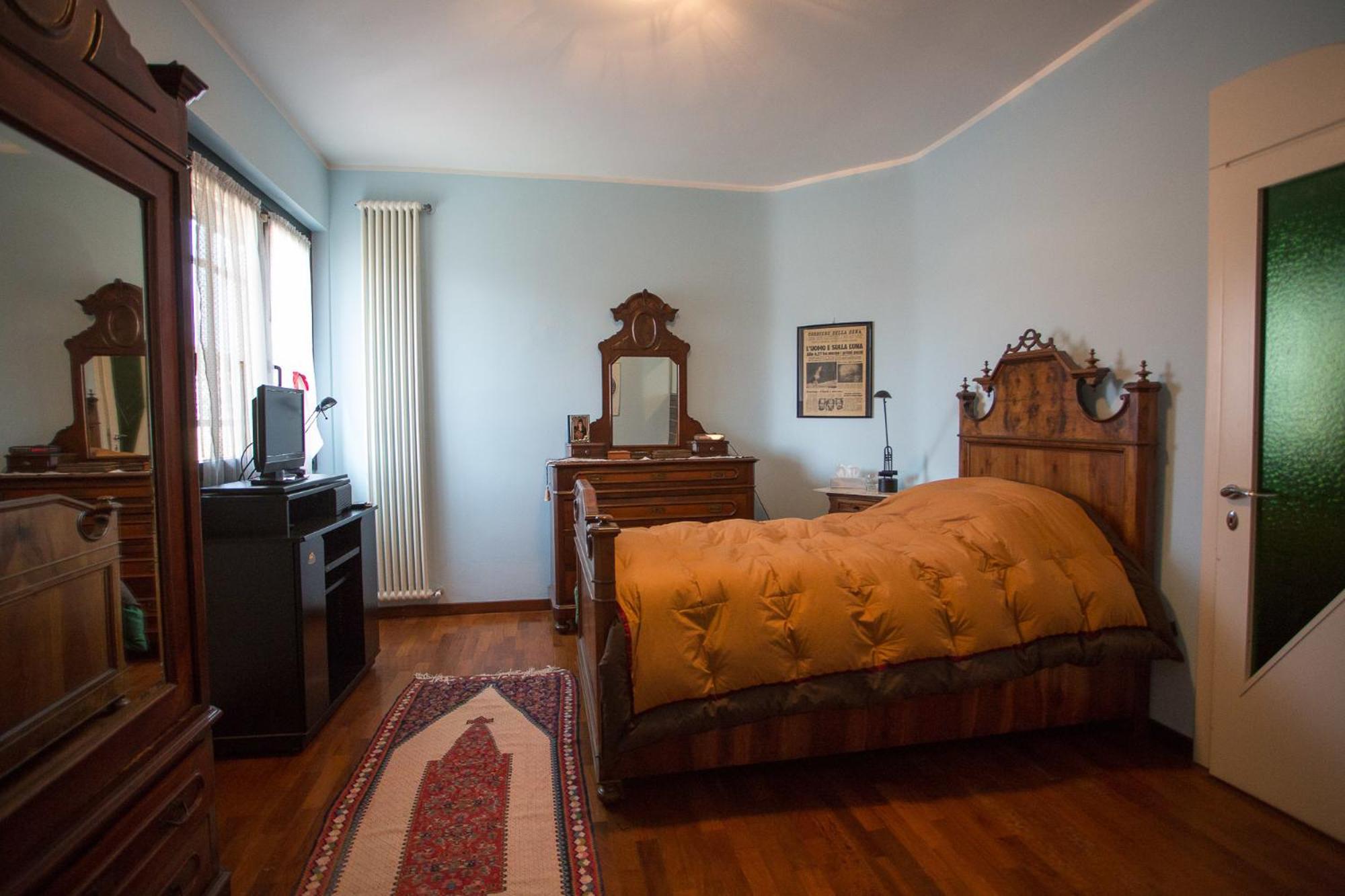Large Single Room photo 1