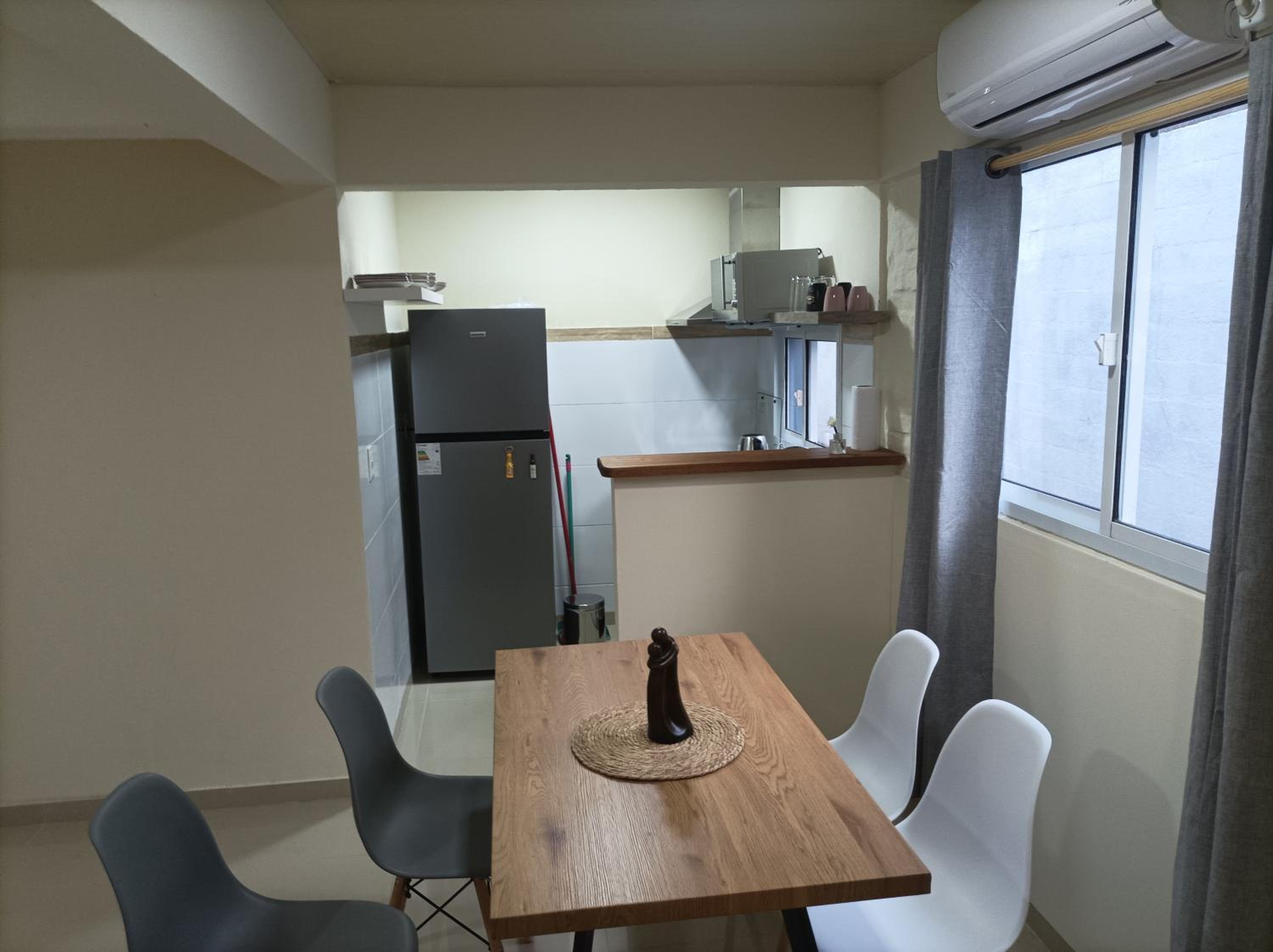 One-Bedroom Apartment photo 1