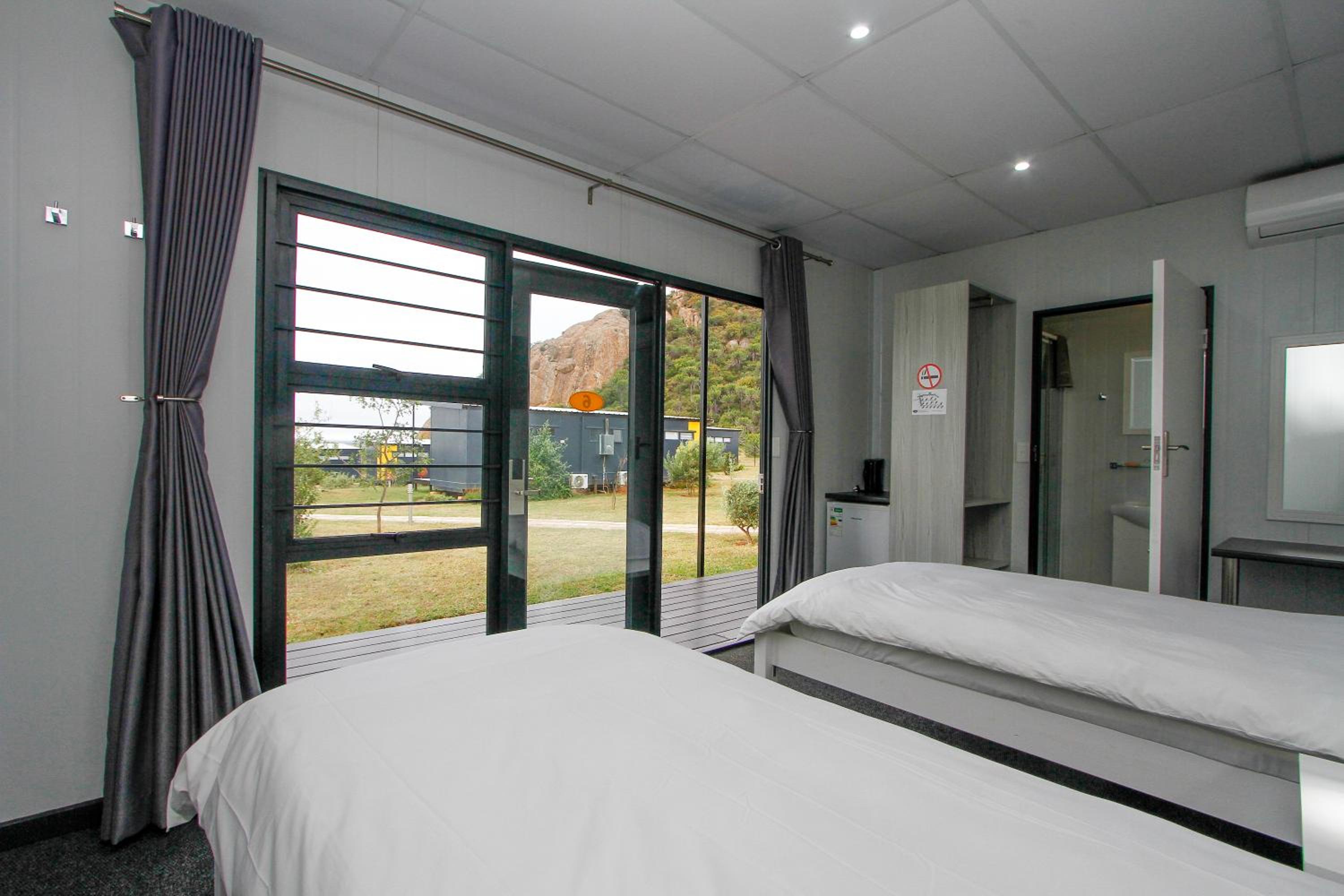 Twin Room - Photo 4