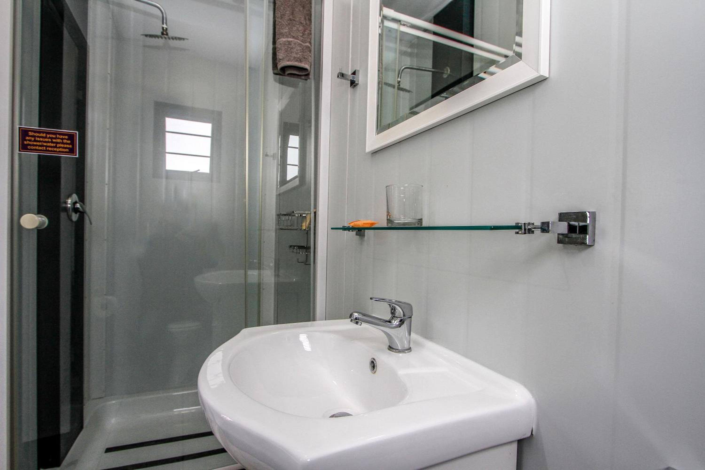 Double Room - Photo 6