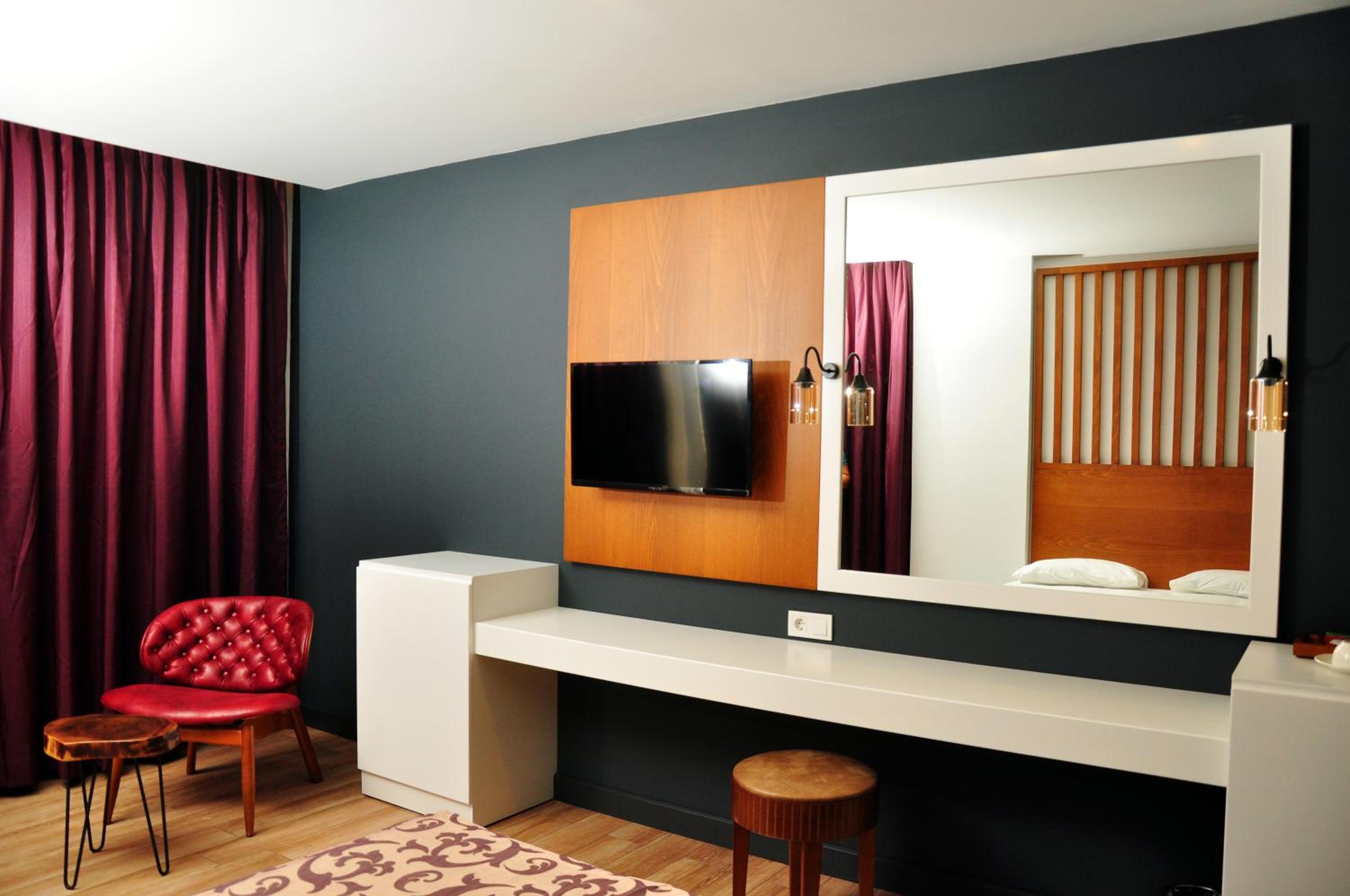 Double or Twin Room with Garden View - Photo 1