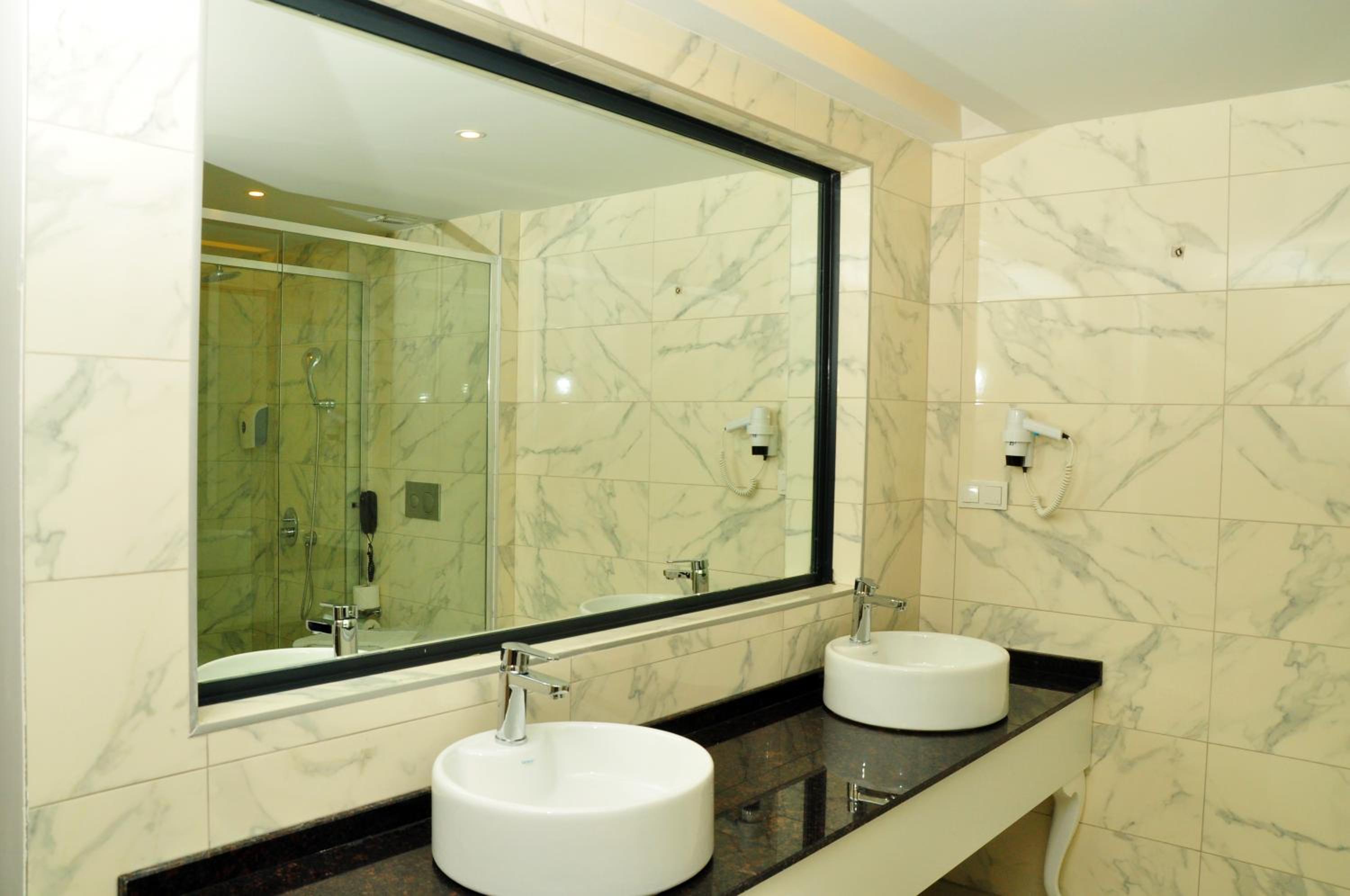 Double or Twin Room with Garden View - Photo 4