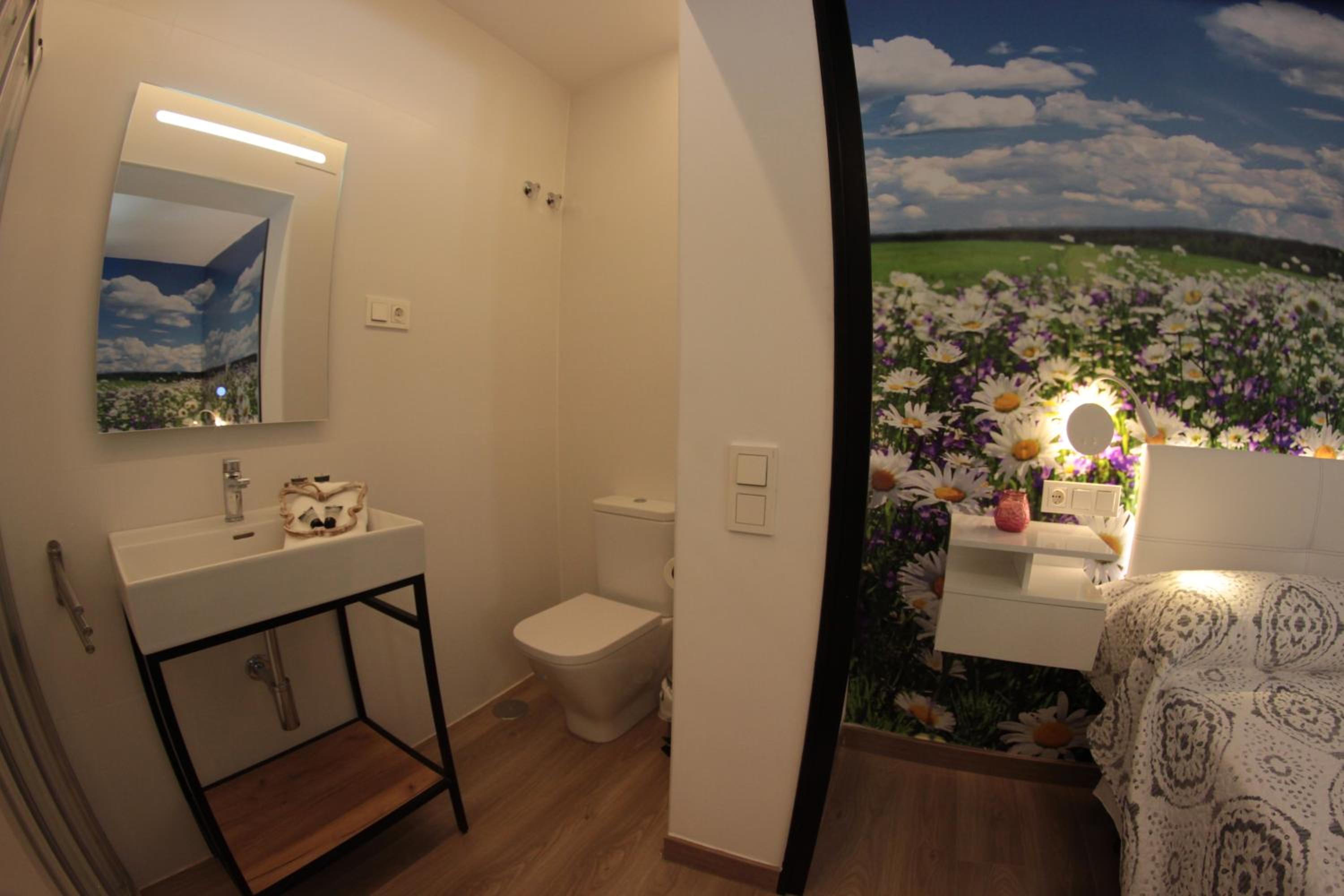 Deluxe Double Room with Balcony - Photo 2