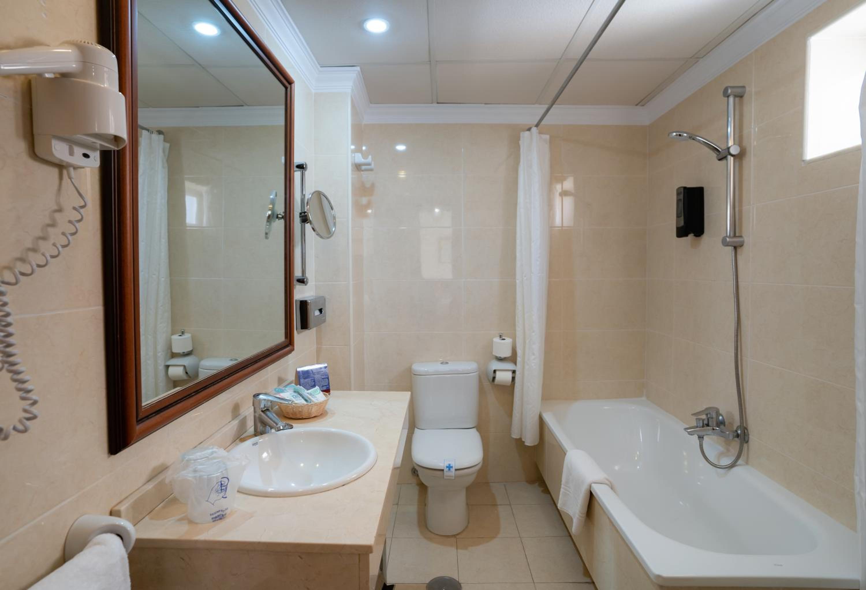 Budget Double or Twin Room - Photo 3