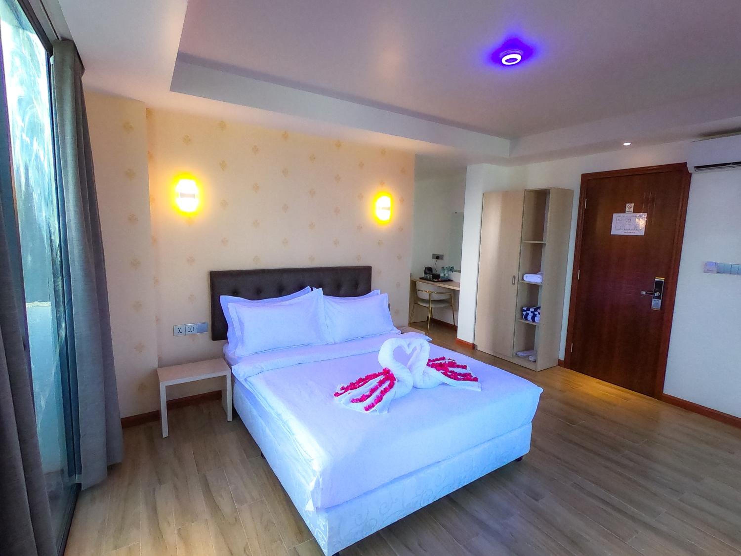 Suite with Hot Tub