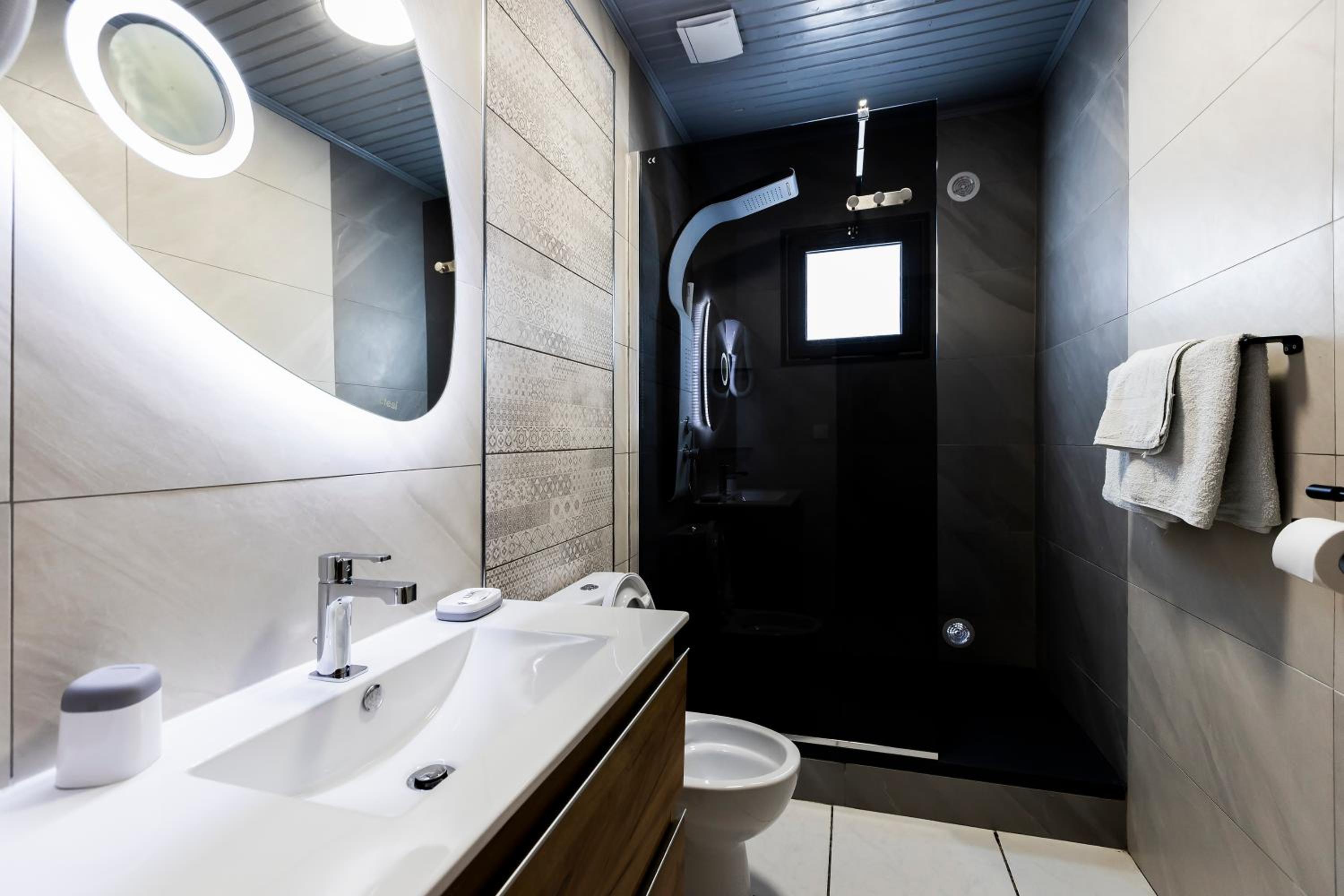 Double Room - Photo 13