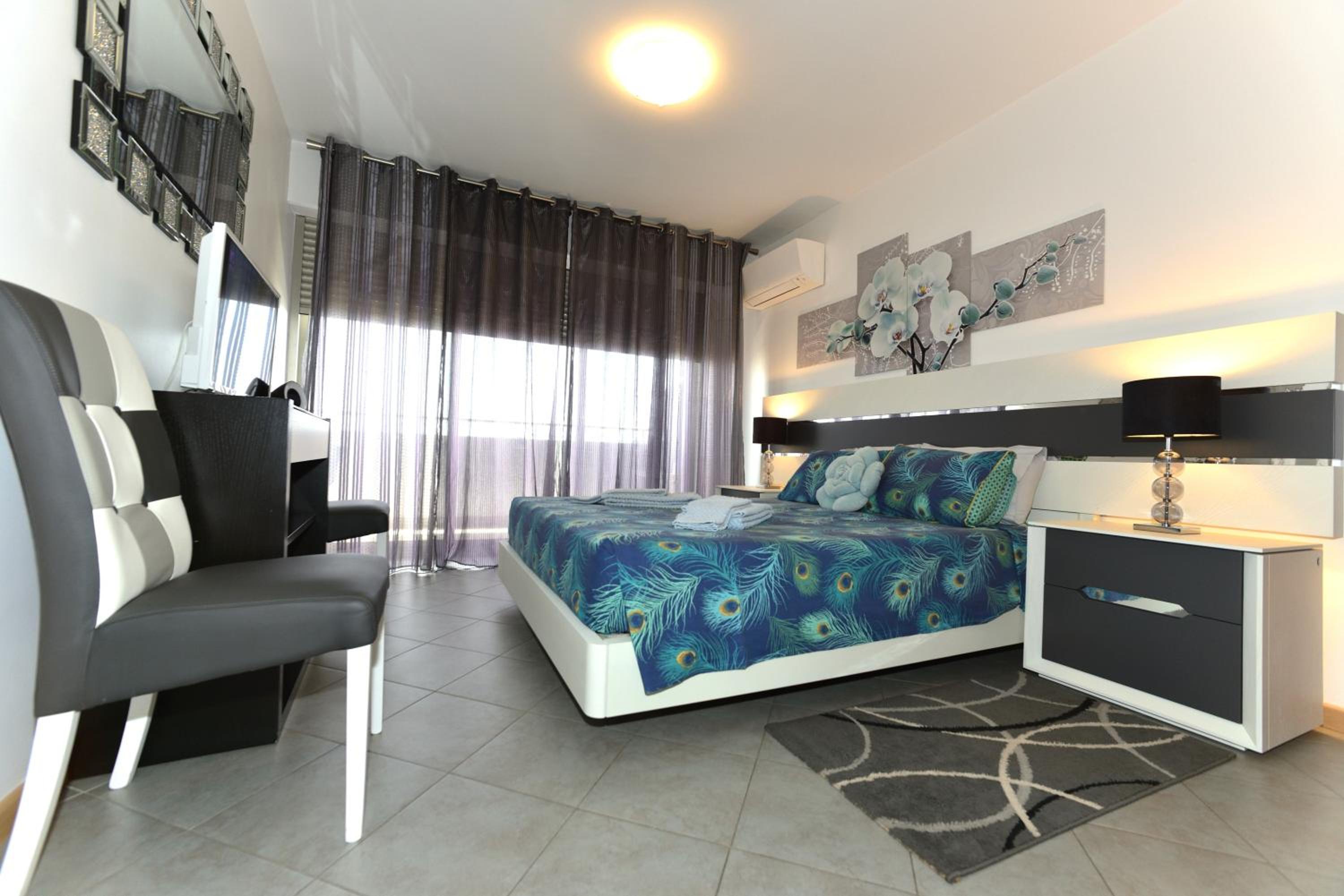 One-Bedroom Apartment - Photo 10