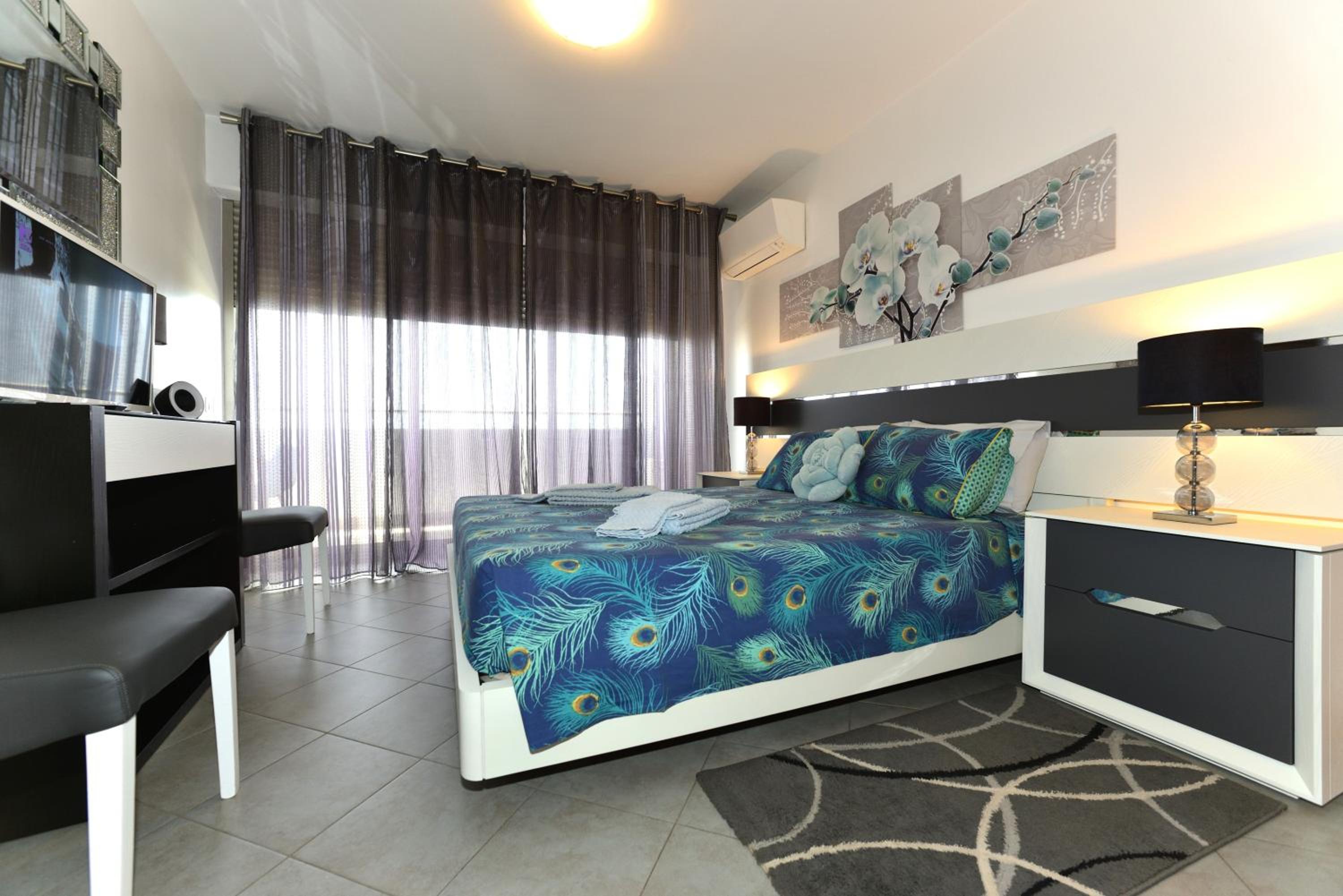 One-Bedroom Apartment - Photo 5