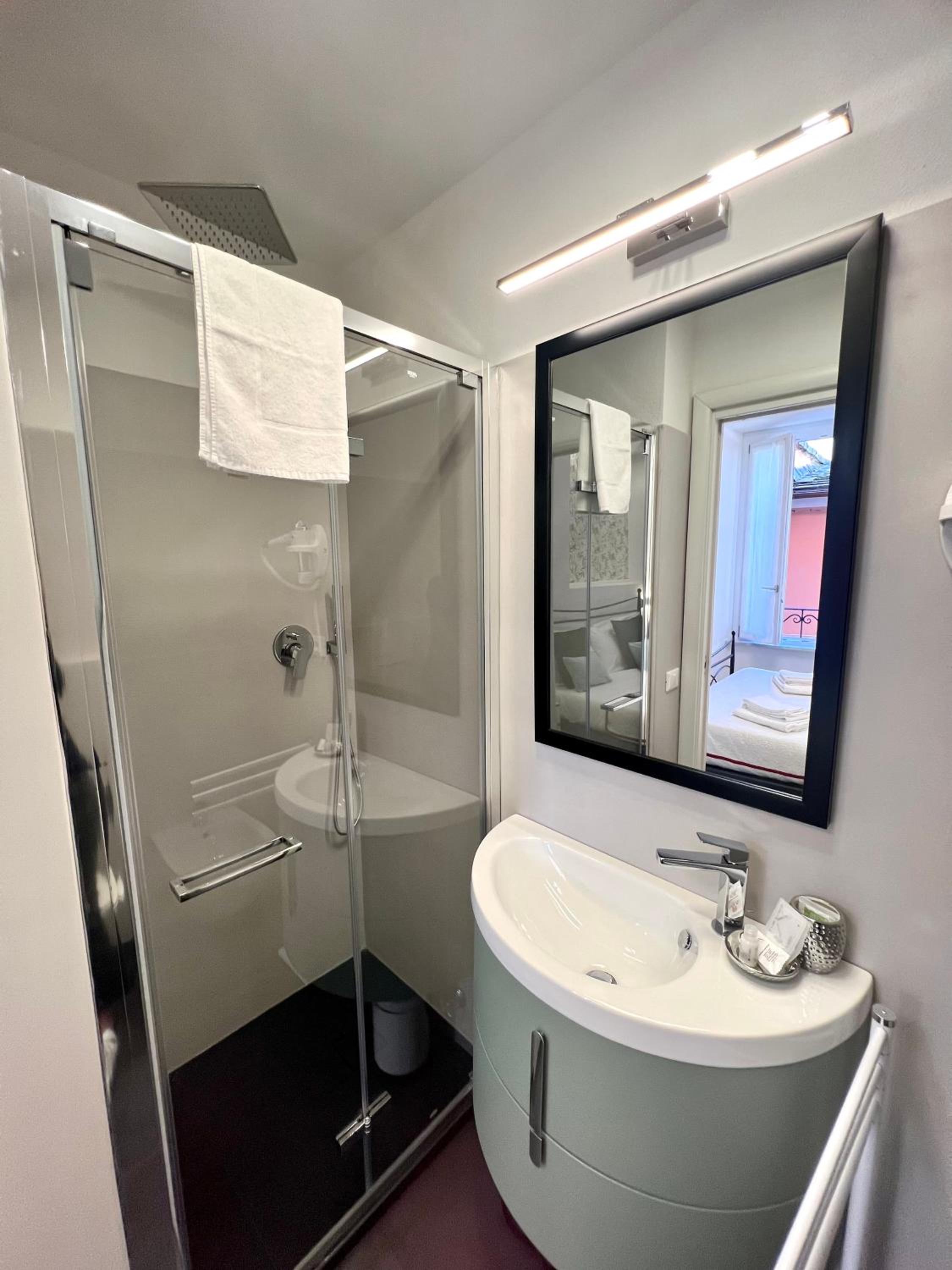 Double Room - Photo 20