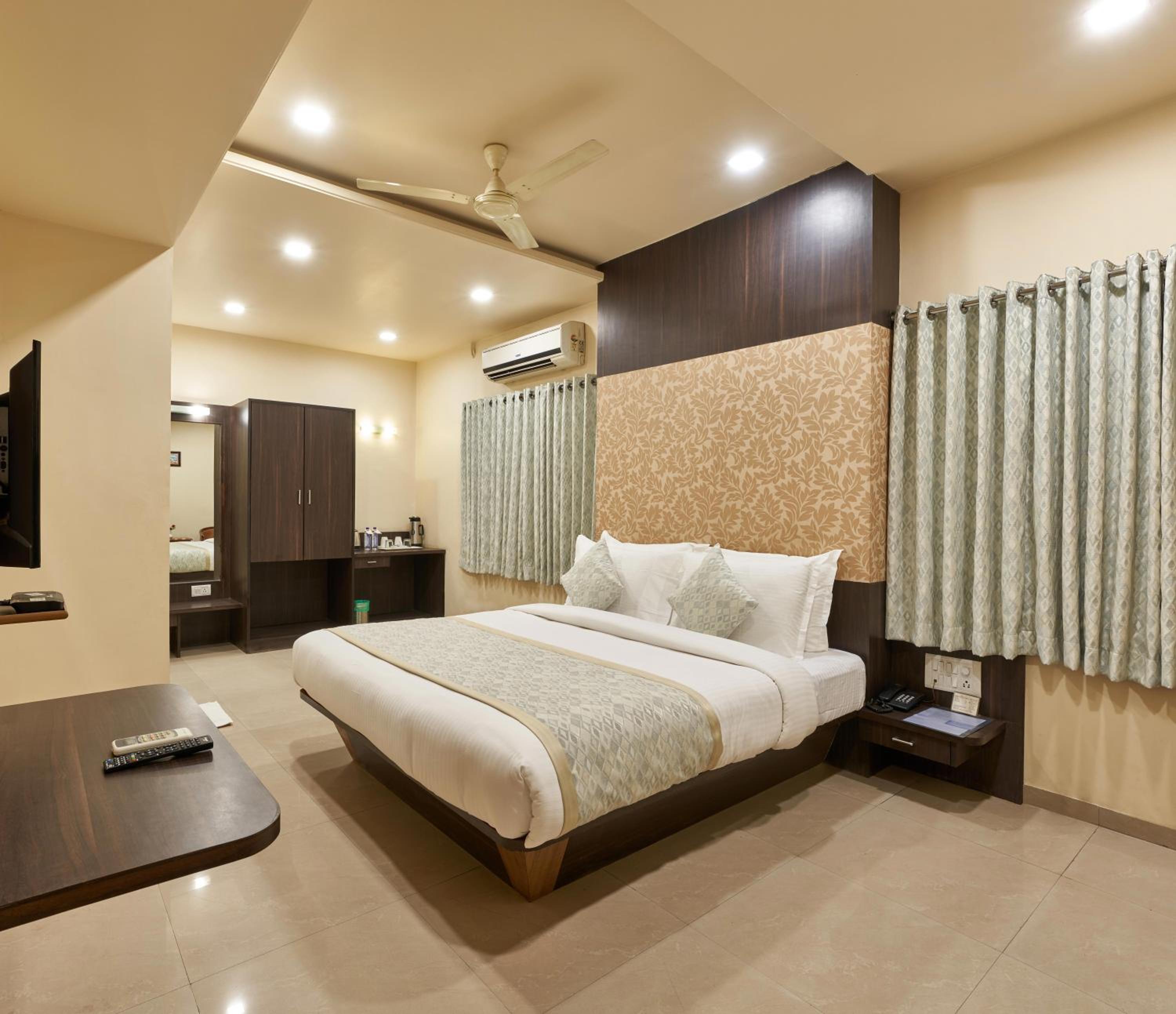 Superior King Room photo 1
