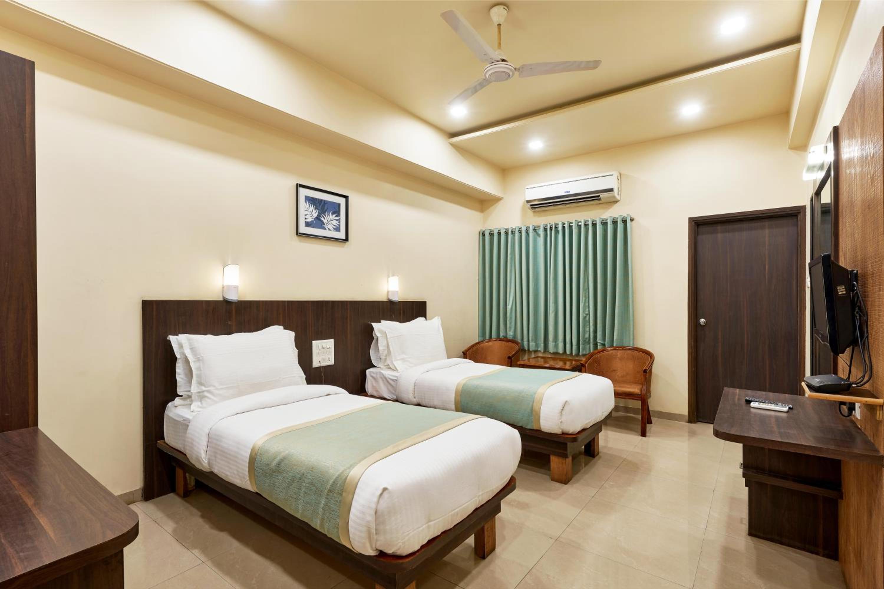 Superior Twin Room photo 2