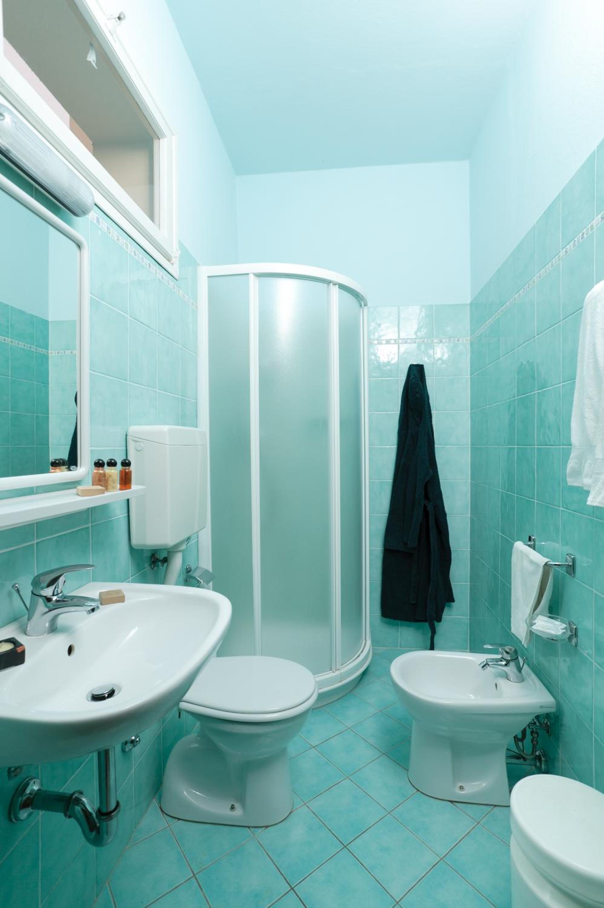 Quadruple Room - Photo 6