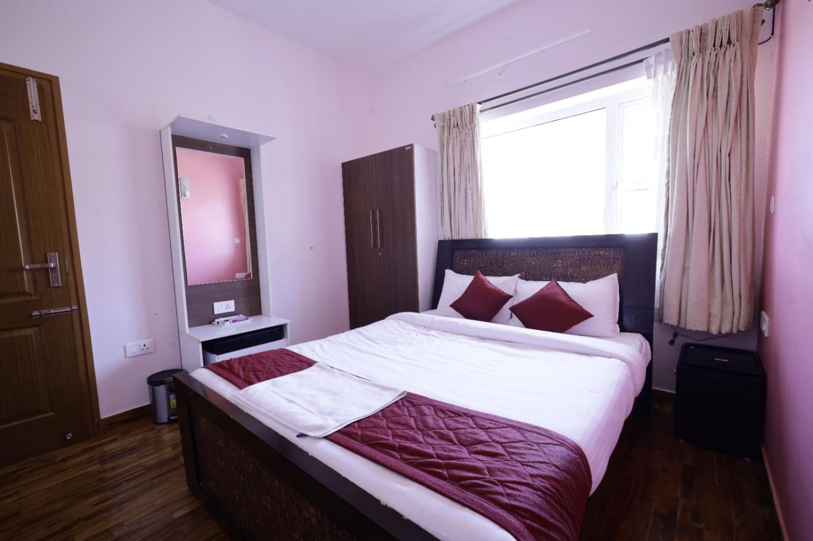 Standard Queen Room - Photo 4