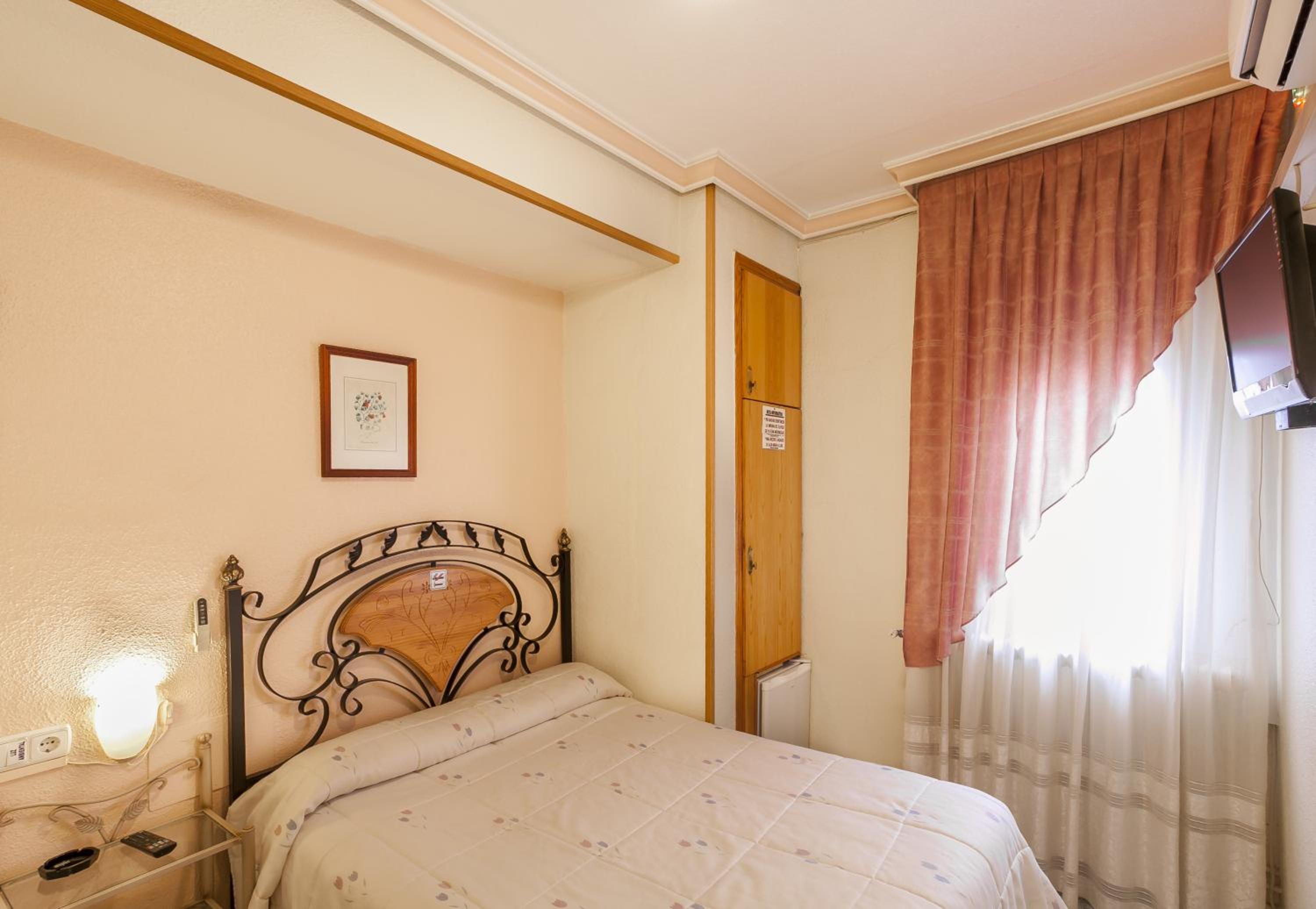 Single Room photo 2