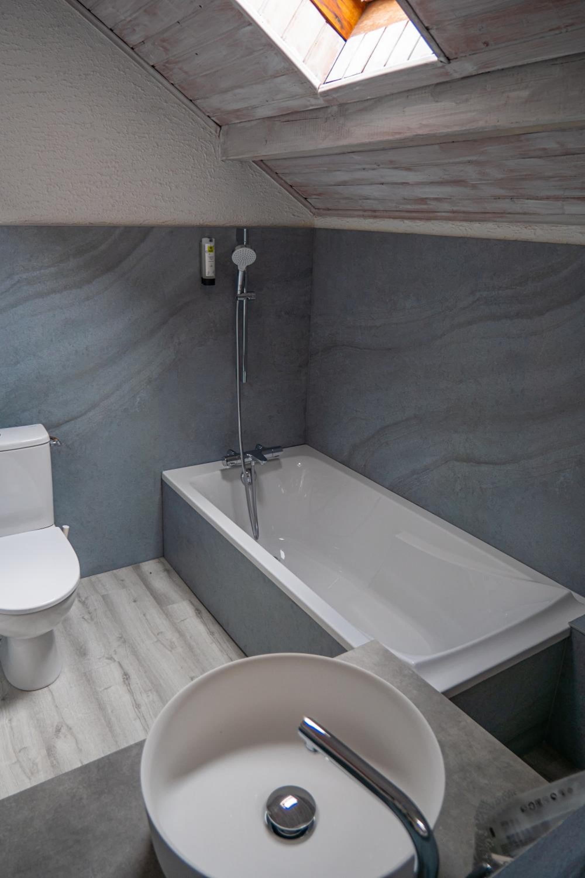 Double Room - Photo 2