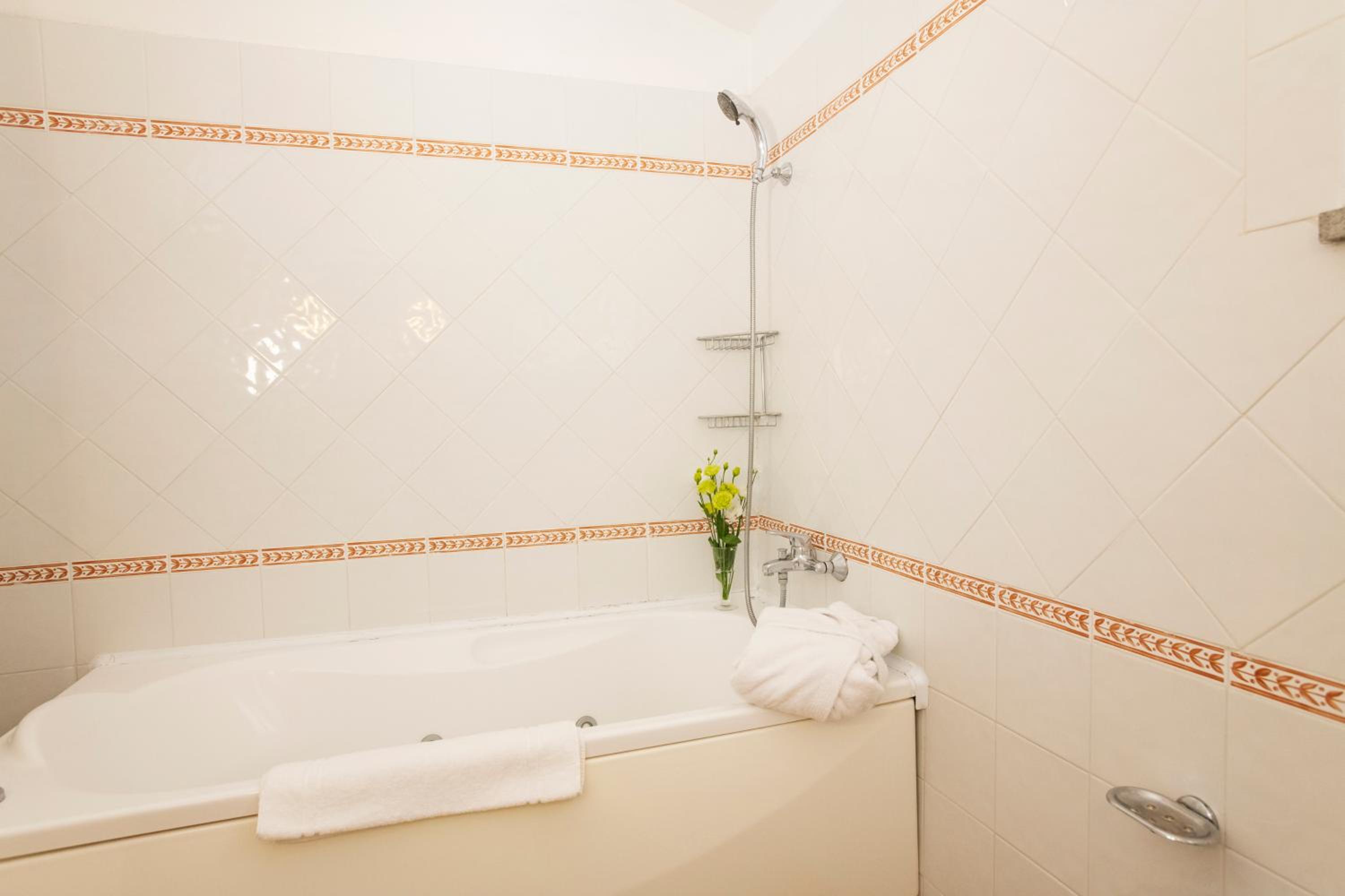Classic Triple Room - Photo 4