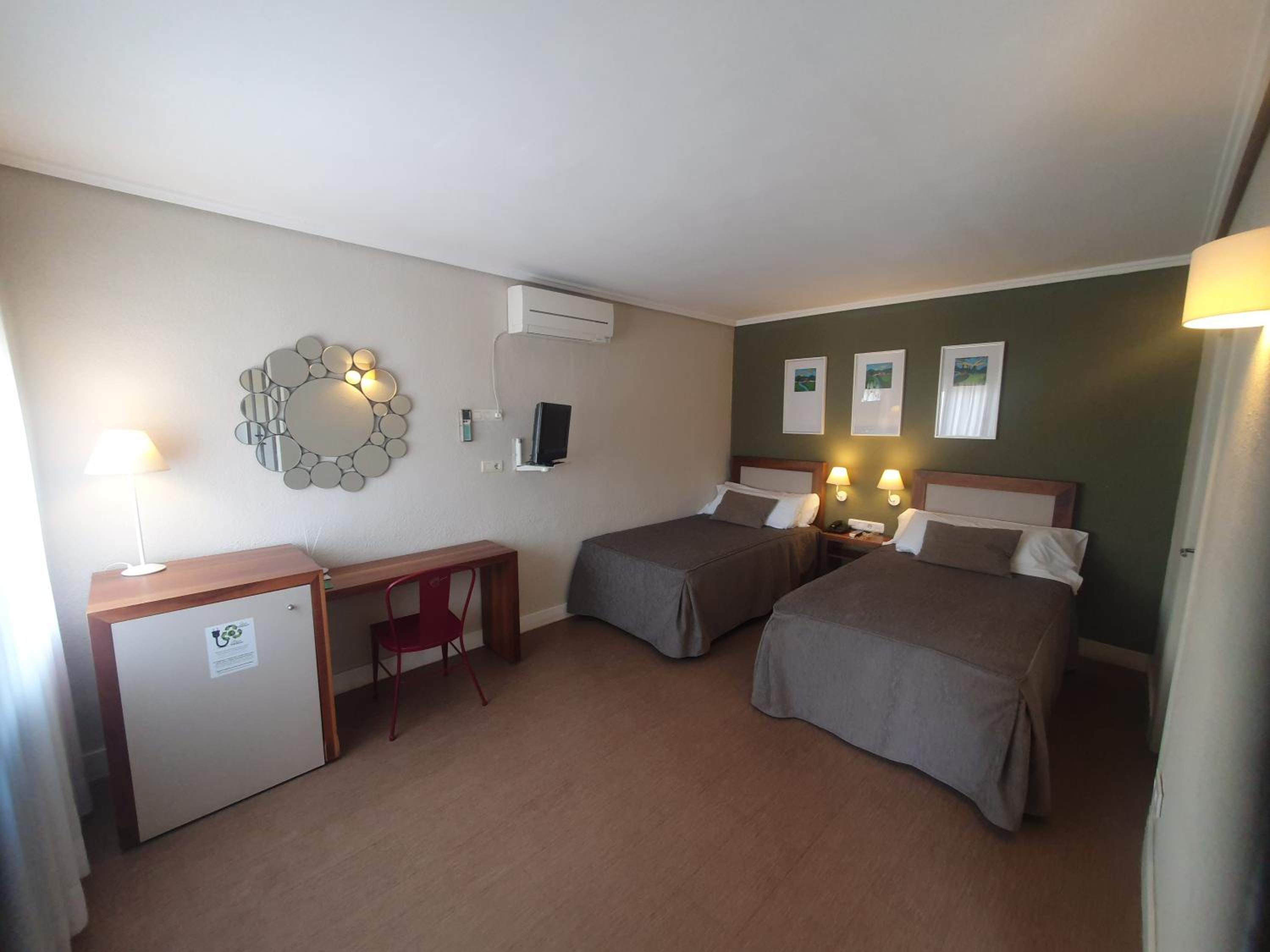 Double Room 2 Extra Large Beds with Terrace. - Photo 6