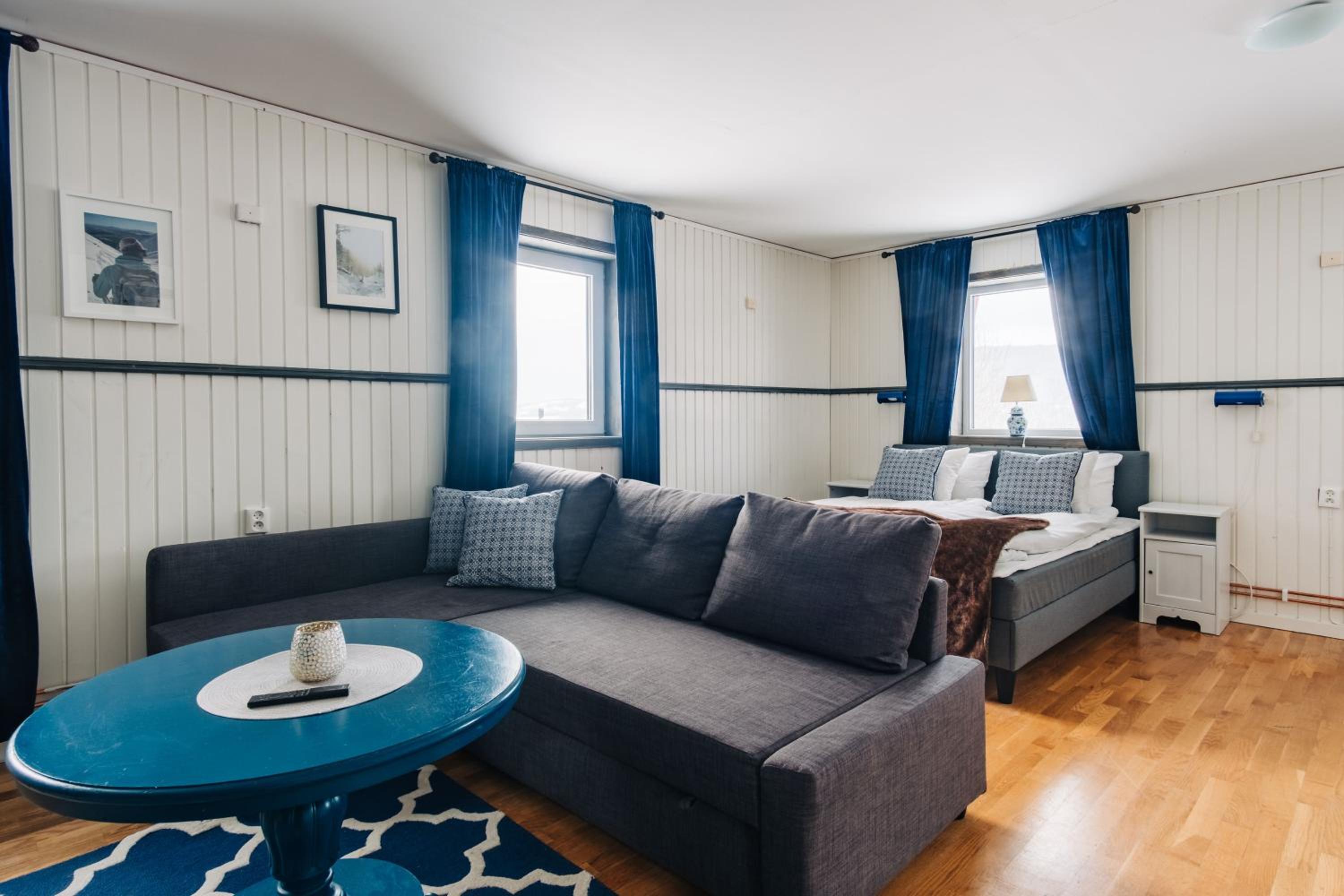 Family Room photo 2